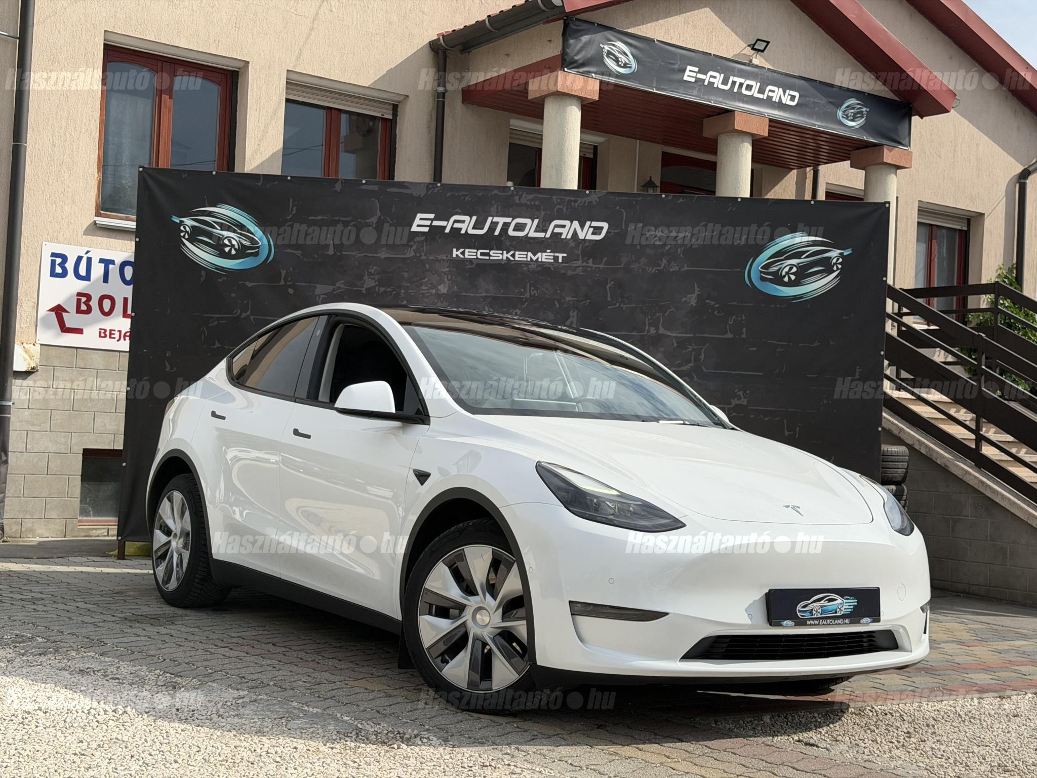TESLA MODEL Y 2022/4 - 1