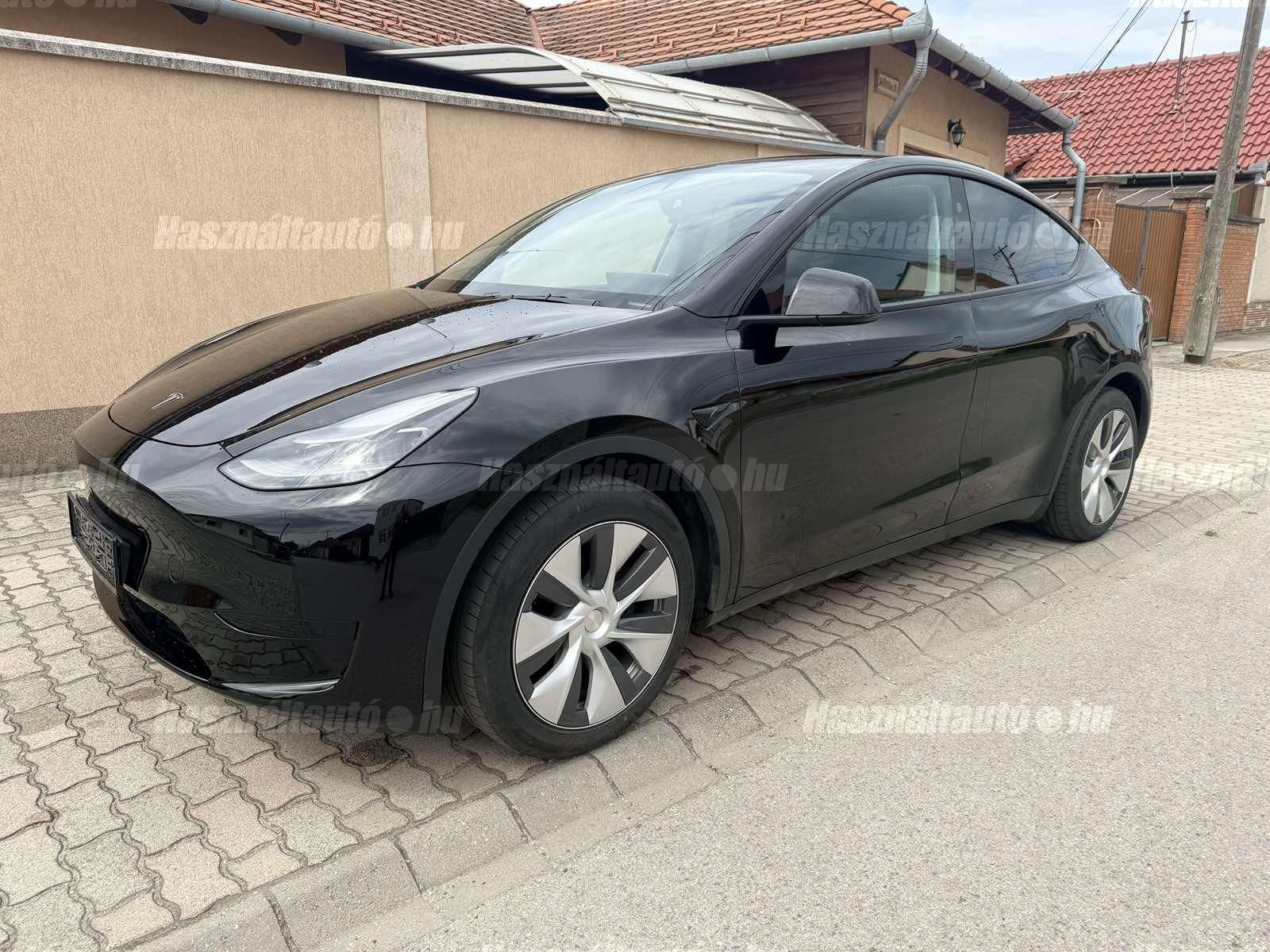TESLA MODEL Y 2024/8 - 1