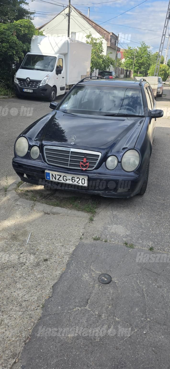 MERCEDES-BENZ E 220 2001/11 - 1