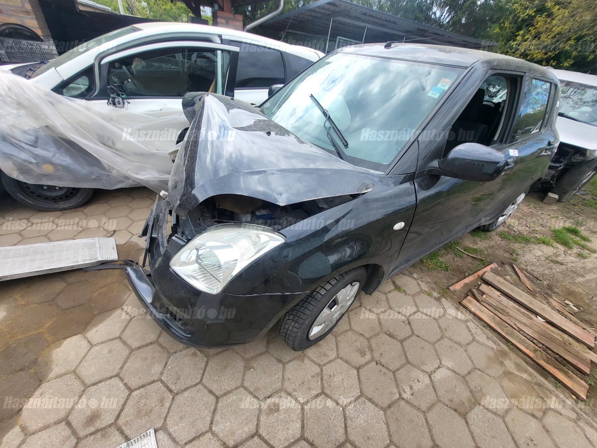 SUZUKI SWIFT 2005/5 - 1
