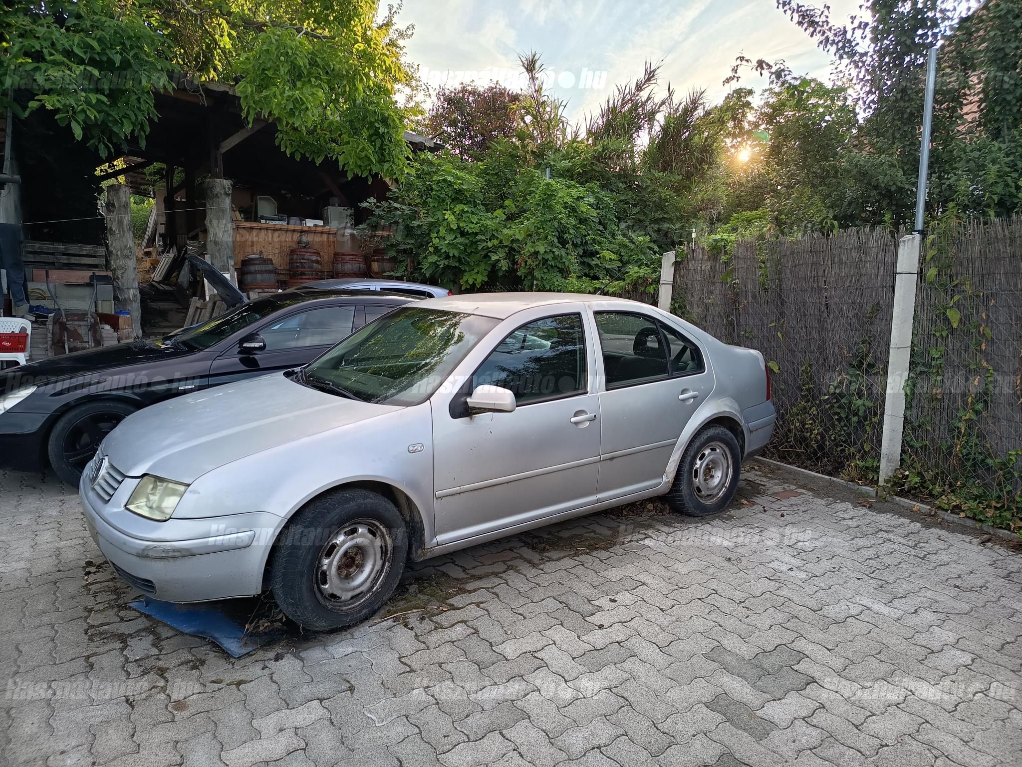 VOLKSWAGEN BORA 2000/10 - 1
