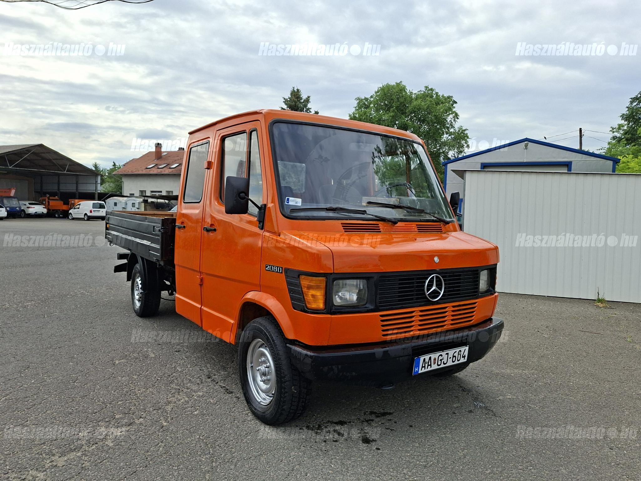 MERCEDES-BENZ 208 1993 - 1