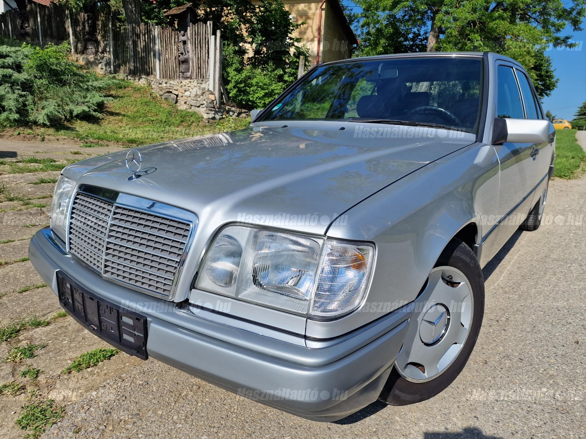 MERCEDES-BENZ E-OSZTÁLY 1995/4 - 1