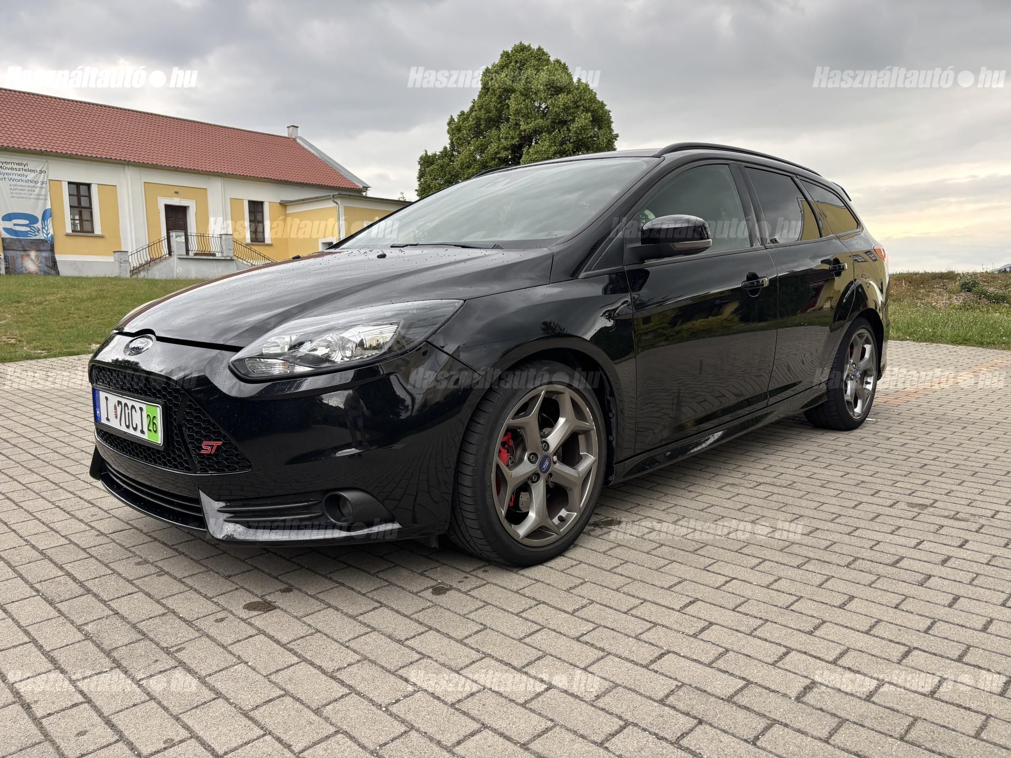 FORD FOCUS 2013/8 - 1