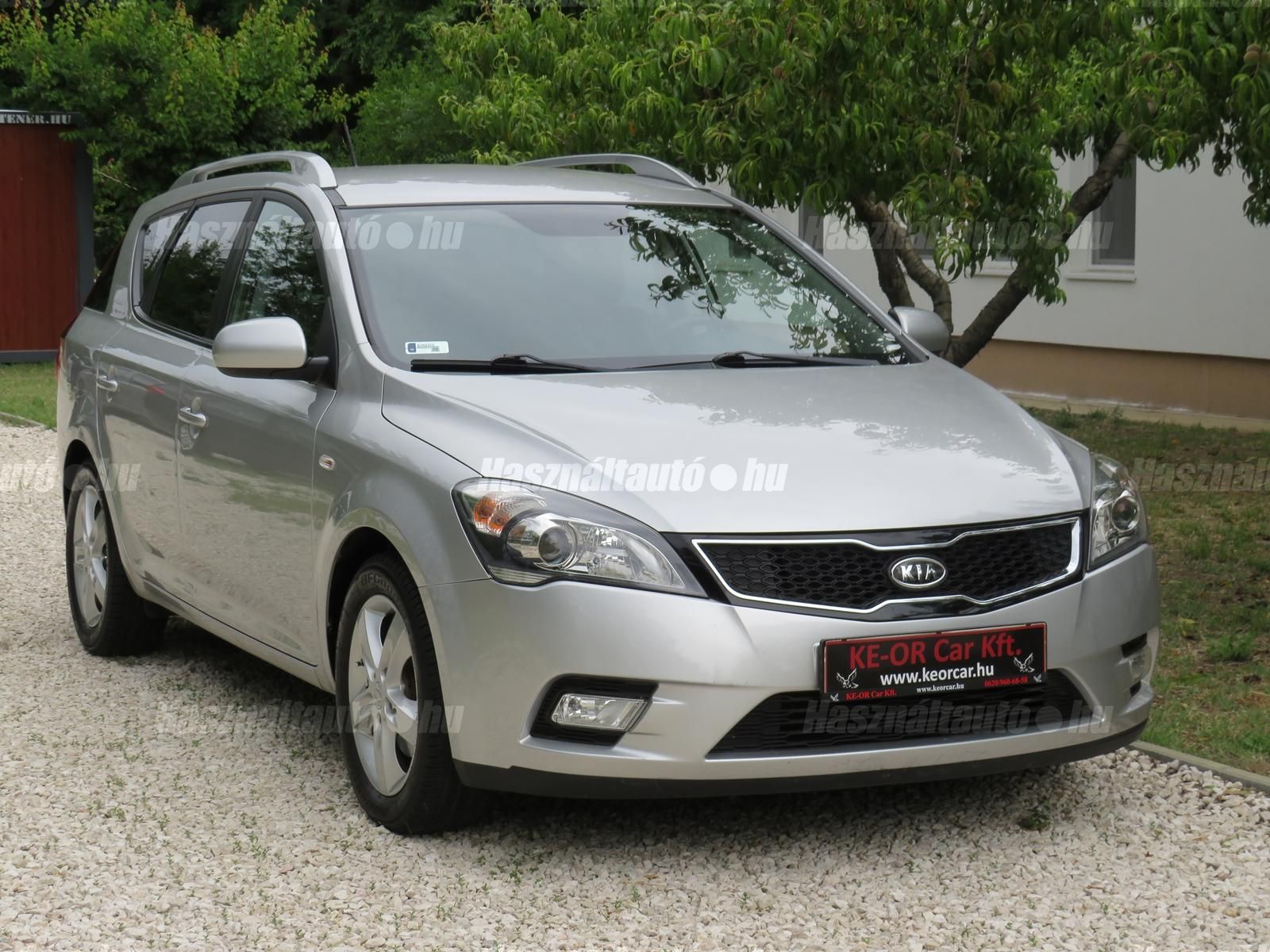 KIA CEE'D 2012/5 - 1