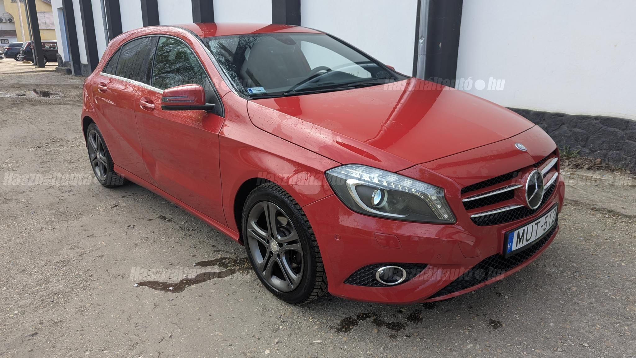 MERCEDES-BENZ A 180 2014/7 - 1