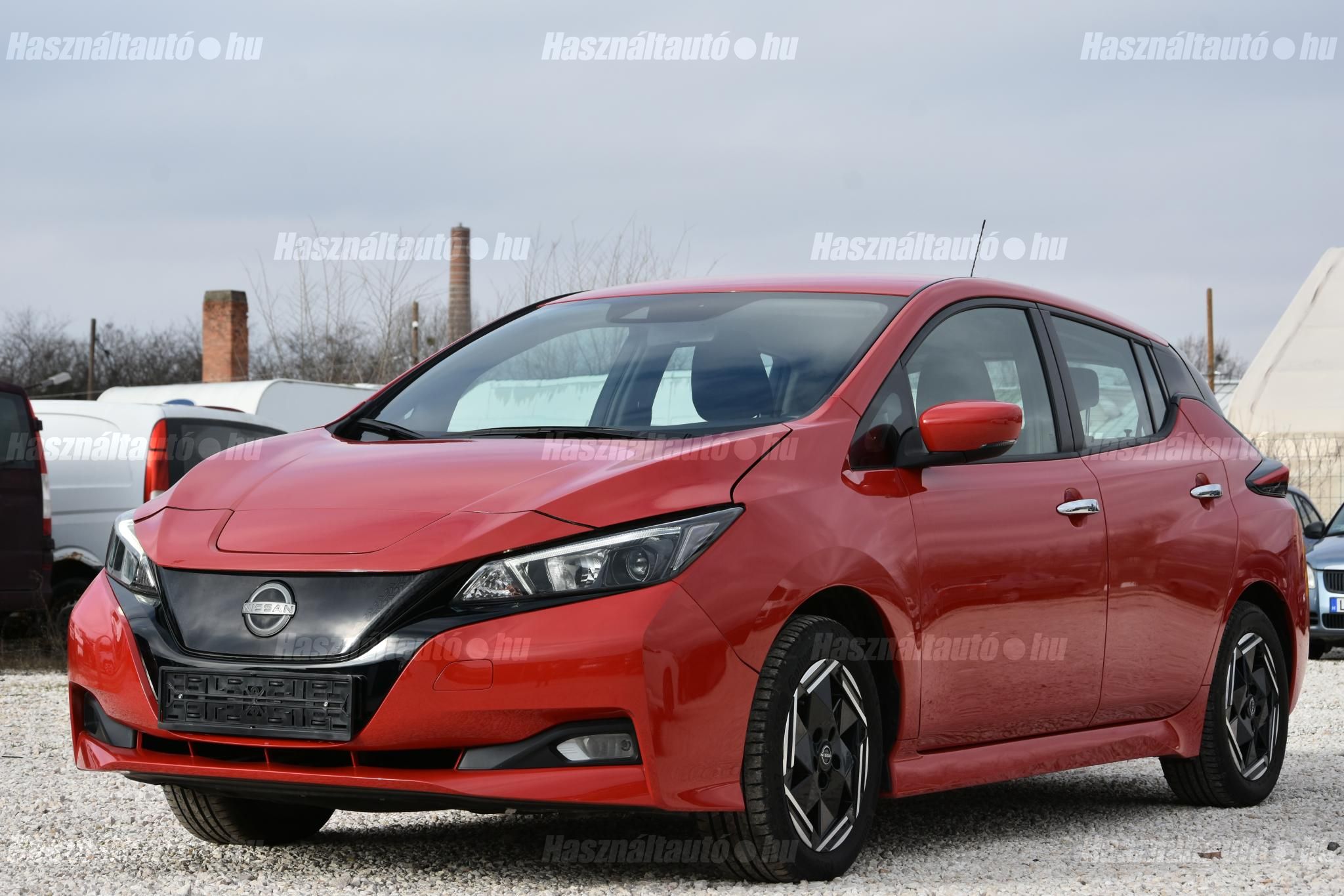 NISSAN LEAF 2022/5 - 1