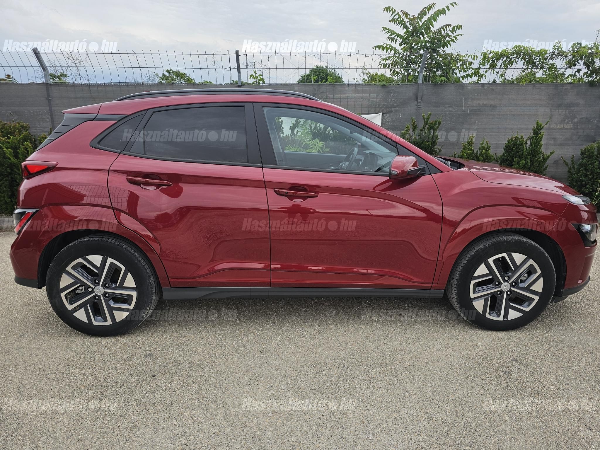 HYUNDAI KONA 2022/8 - 1