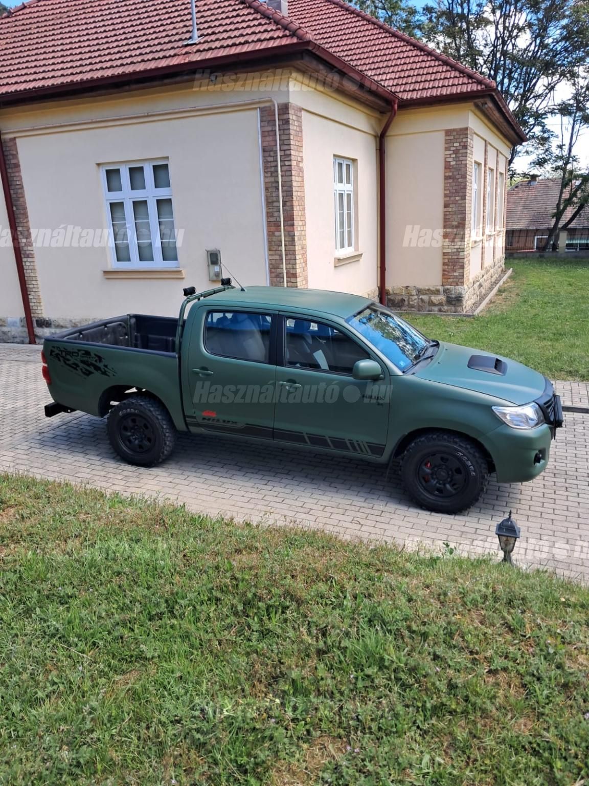 TOYOTA HILUX 2012 - 1