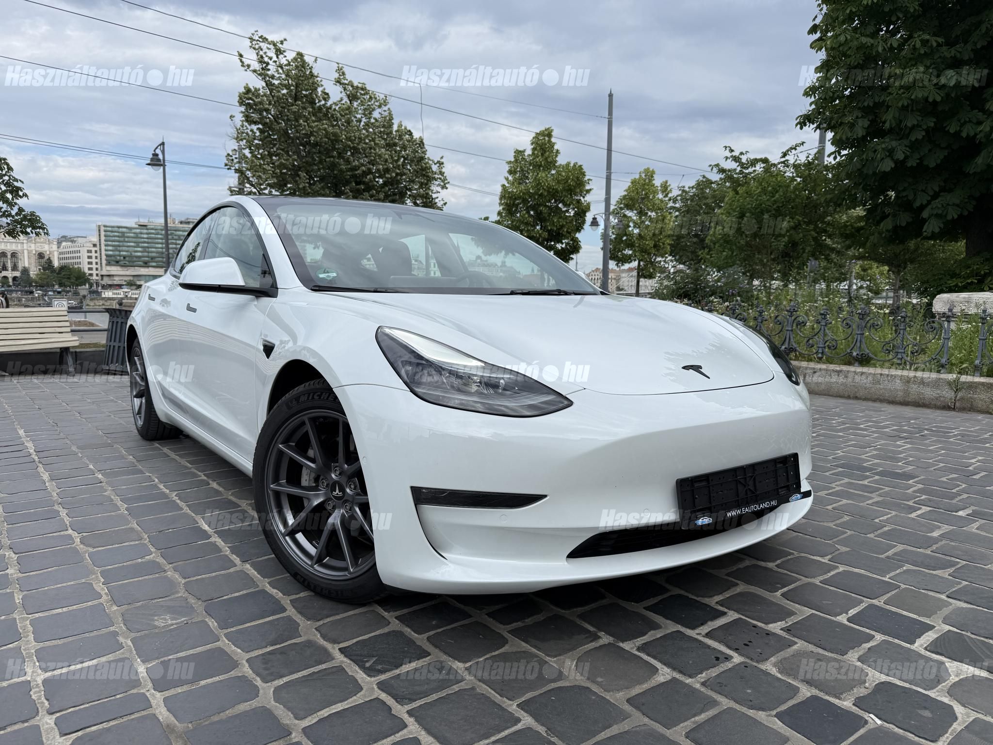 TESLA MODEL 3 2022/2 - 1
