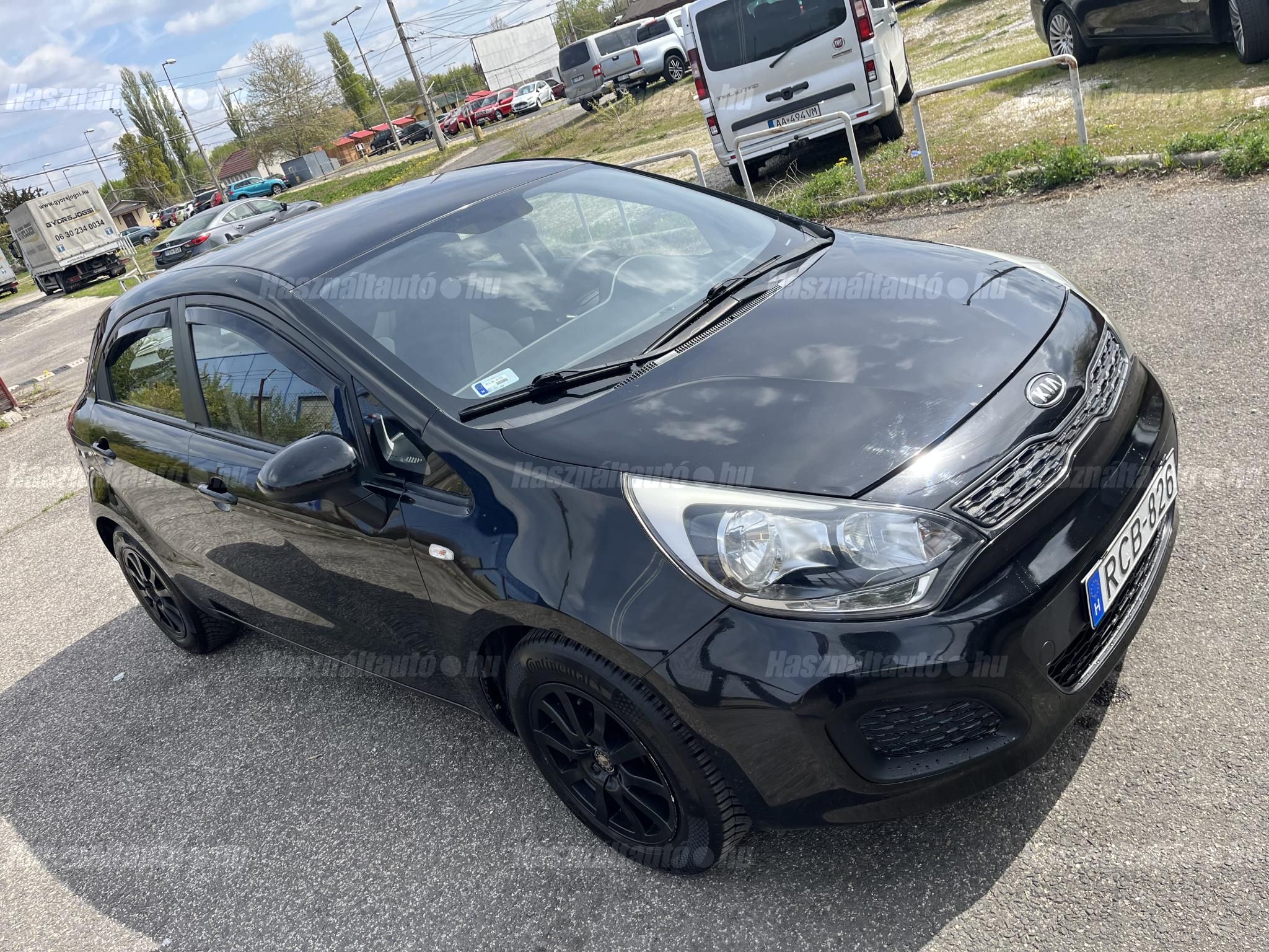 KIA RIO 2011/8 - 1