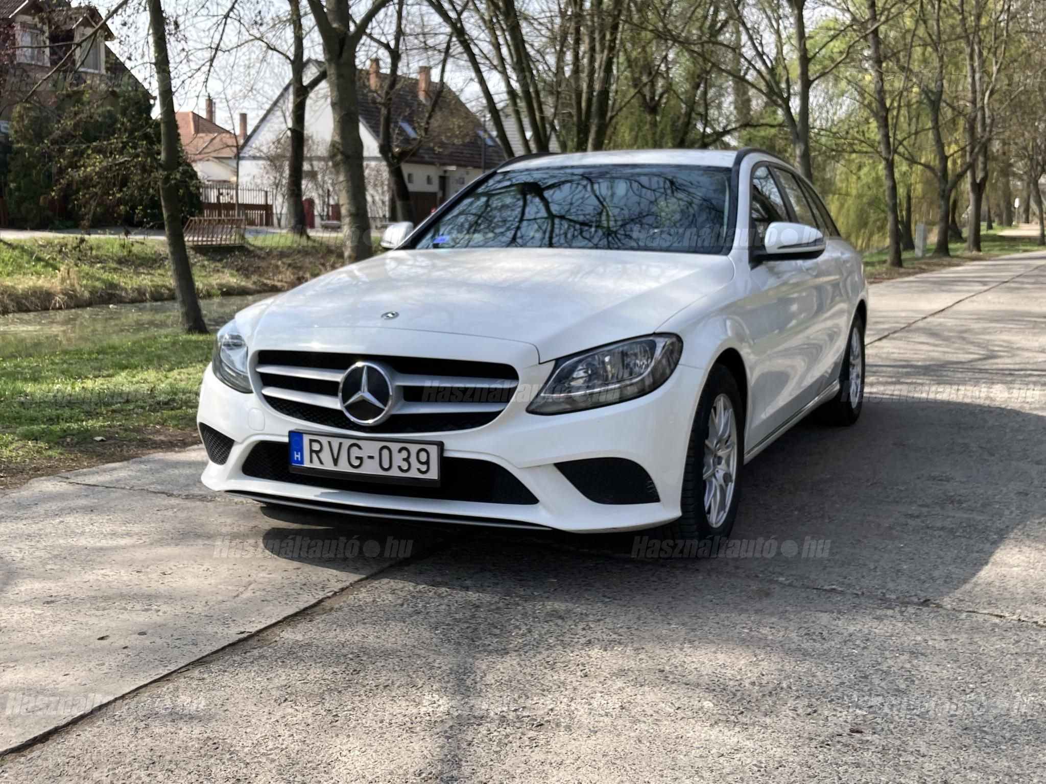 MERCEDES-BENZ C-OSZTÁLY 2019/12 - 1