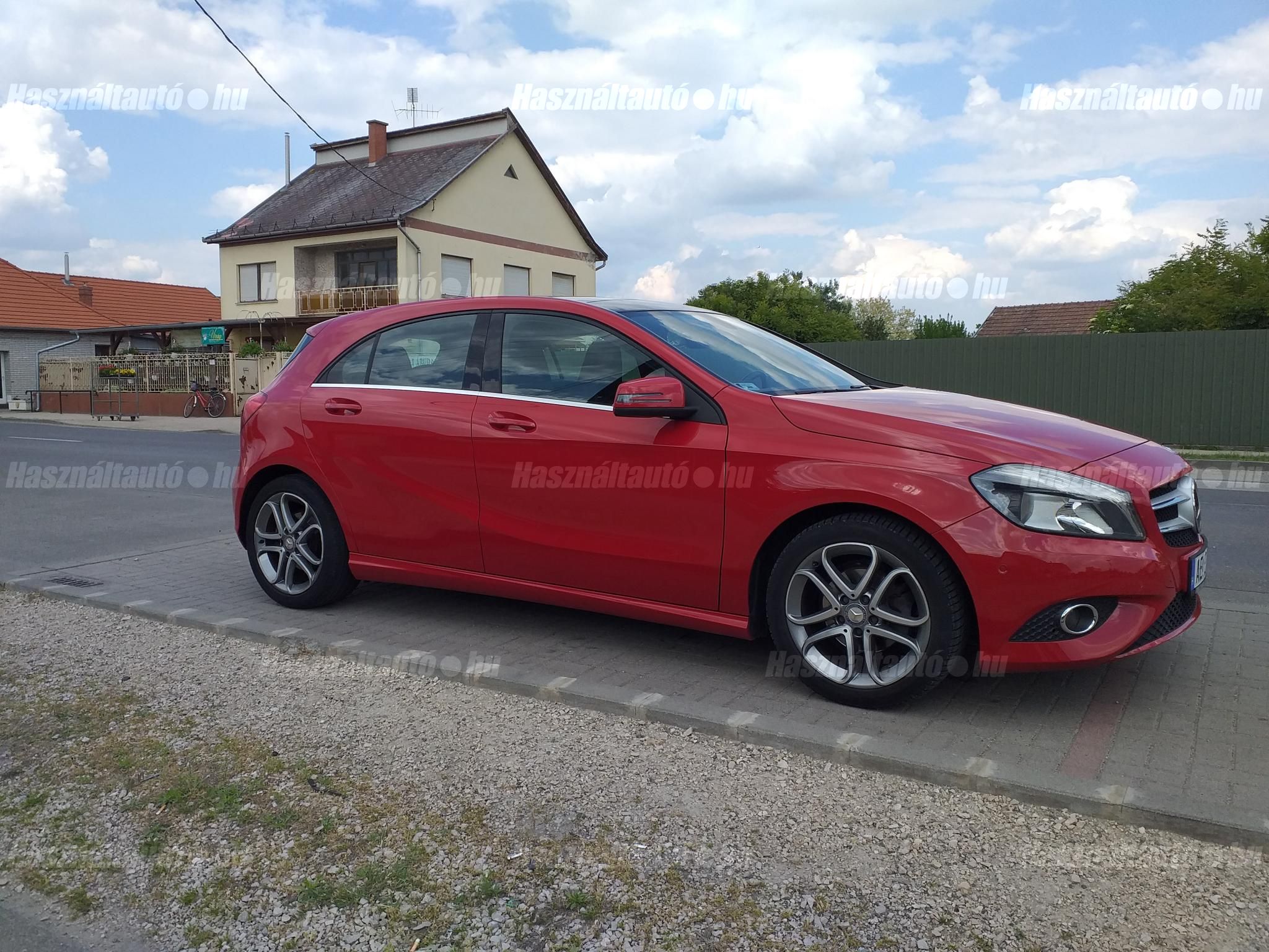 MERCEDES-BENZ B 180 2013 - 1