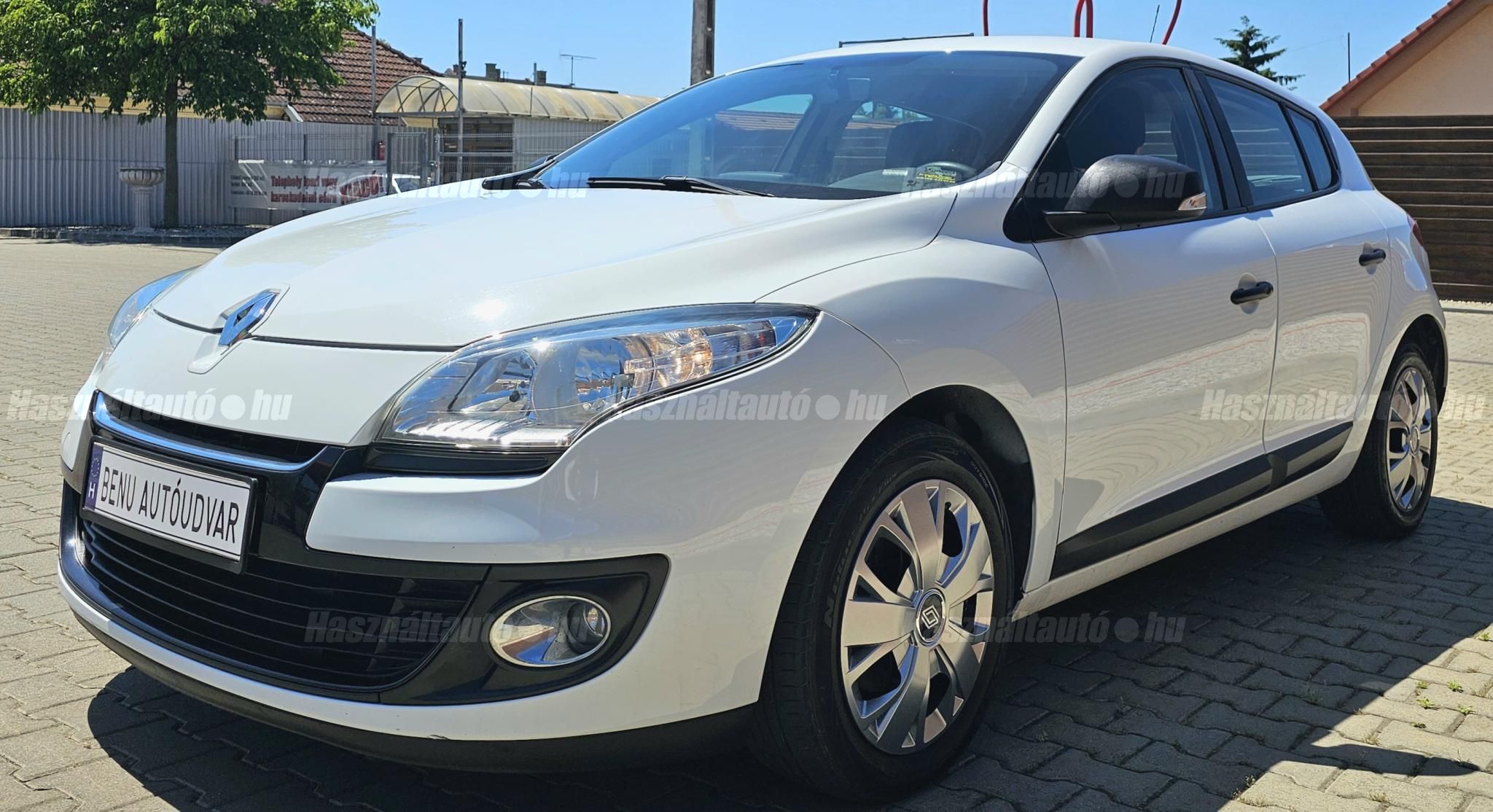 RENAULT MEGANE 2012/6 - 1
