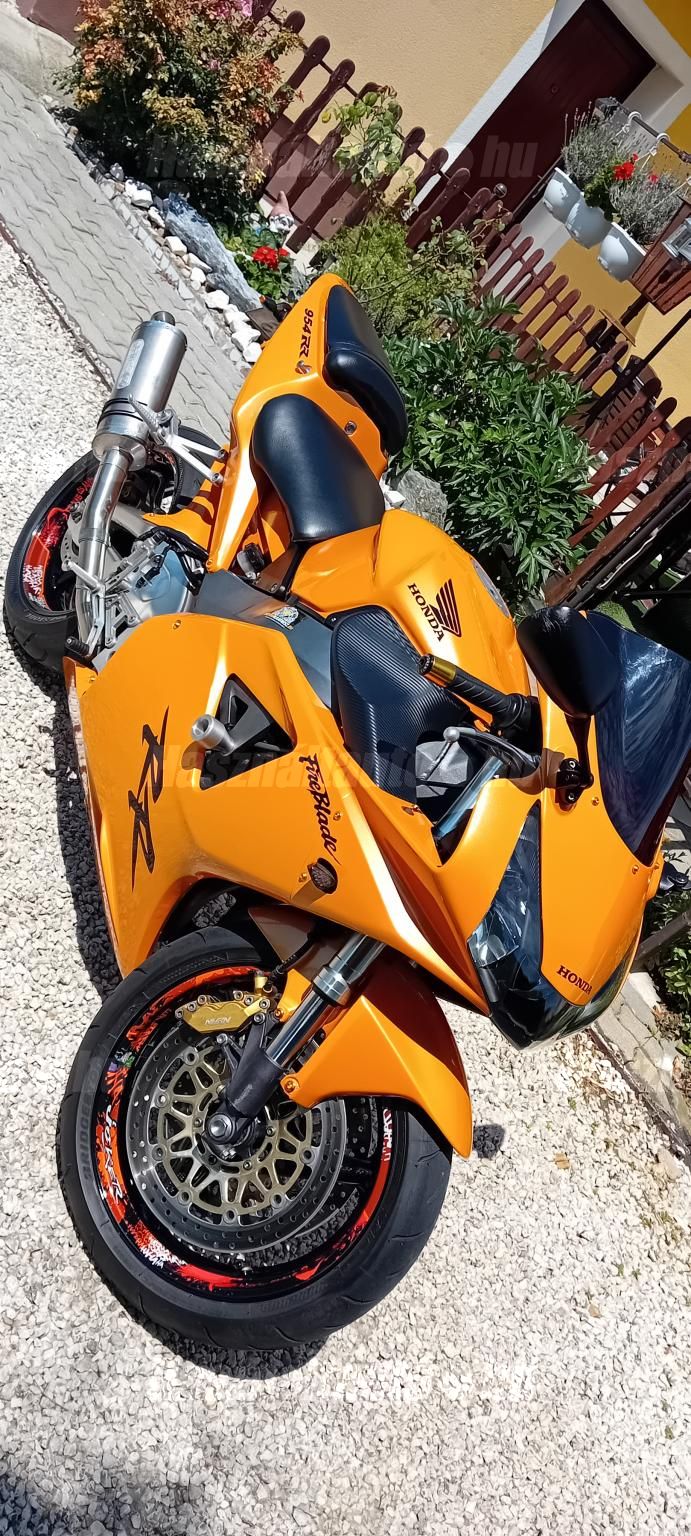 HONDA CBR 900 RR 2002 - 1