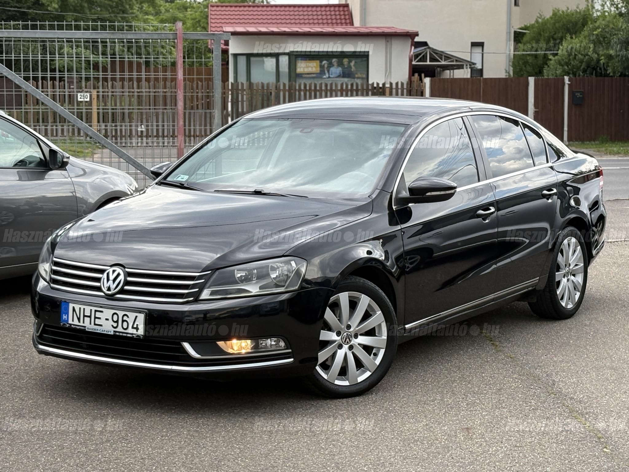 VOLKSWAGEN PASSAT 2012 - 1