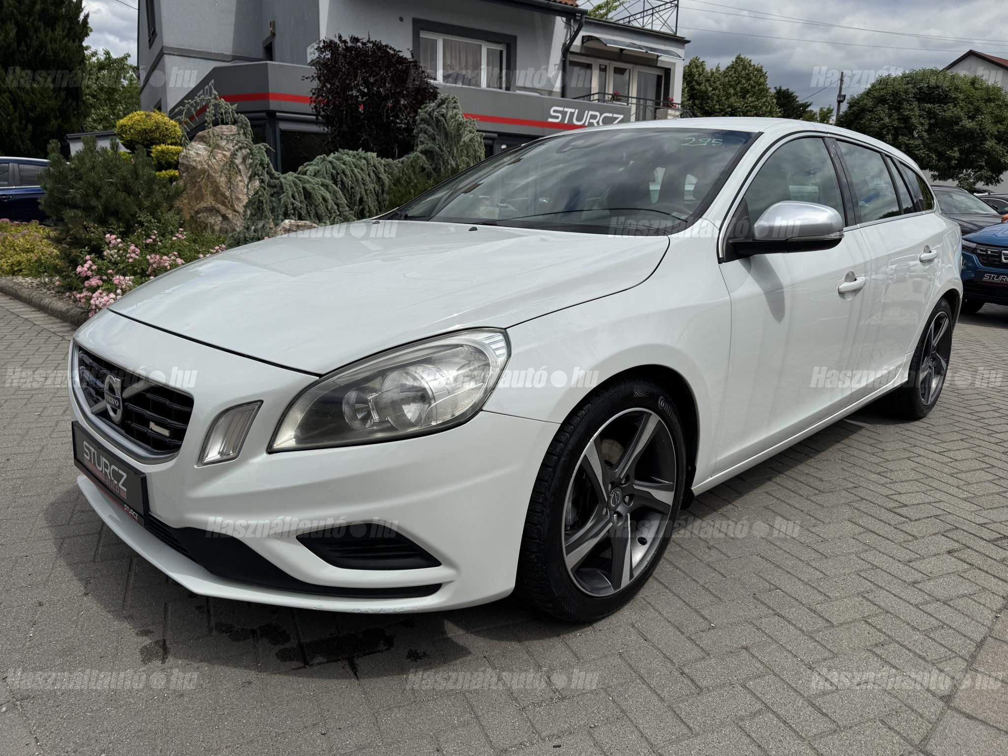 VOLVO V60 2012/6 - 1