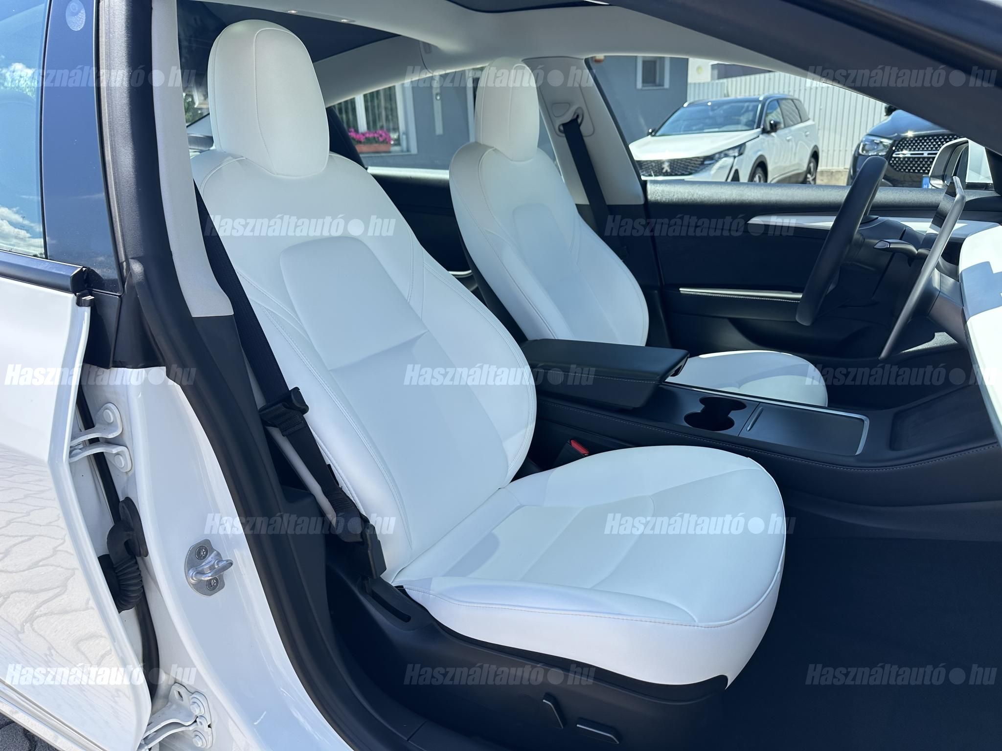 TESLA MODEL 3 2022/3 - 1