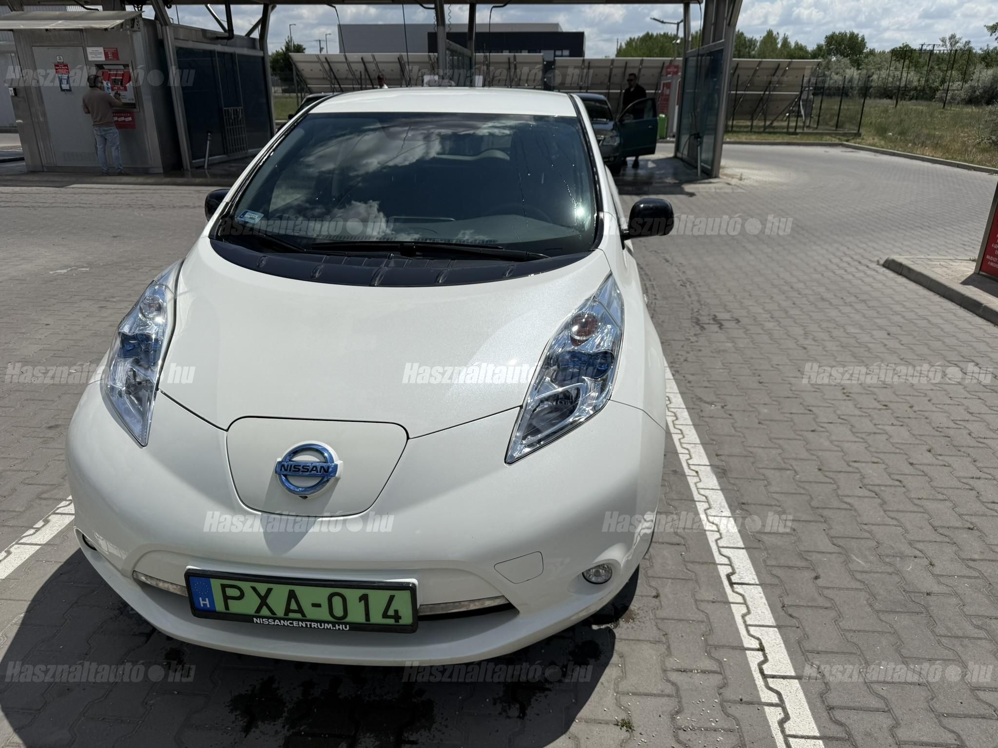 NISSAN LEAF 2017/10 - 1