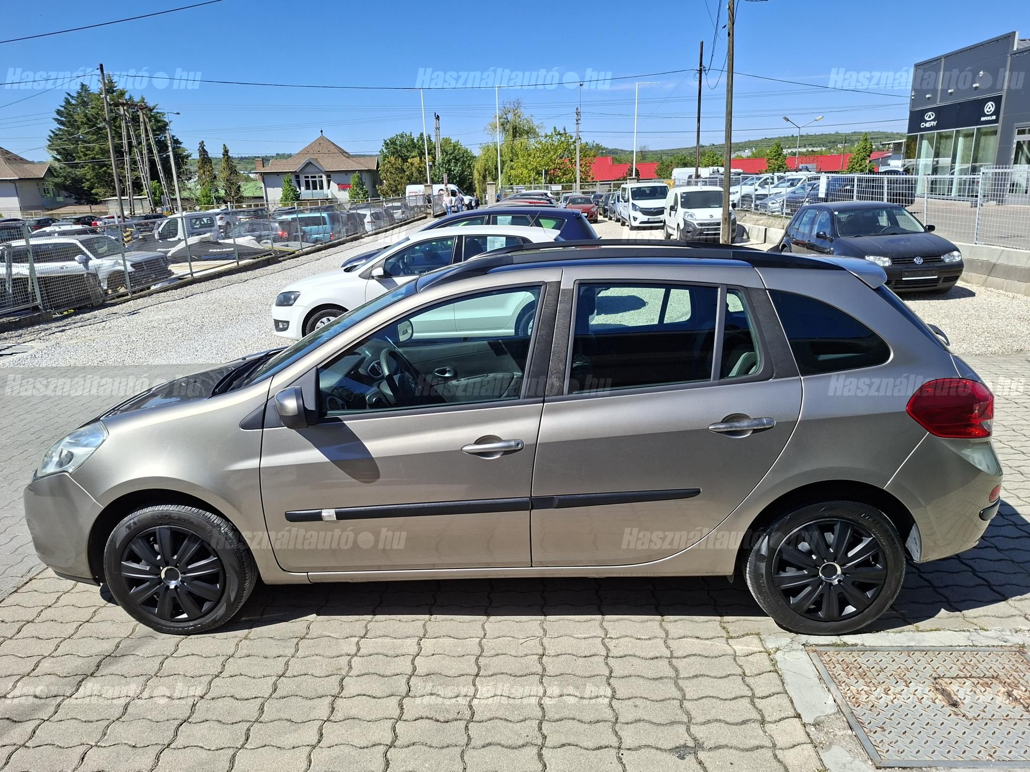RENAULT CLIO 2010/2 - 1