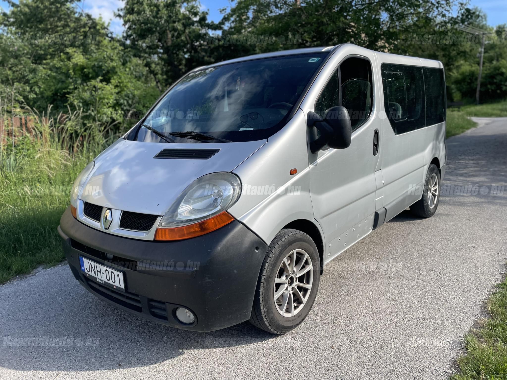 RENAULT TRAFIC 2004 - 1