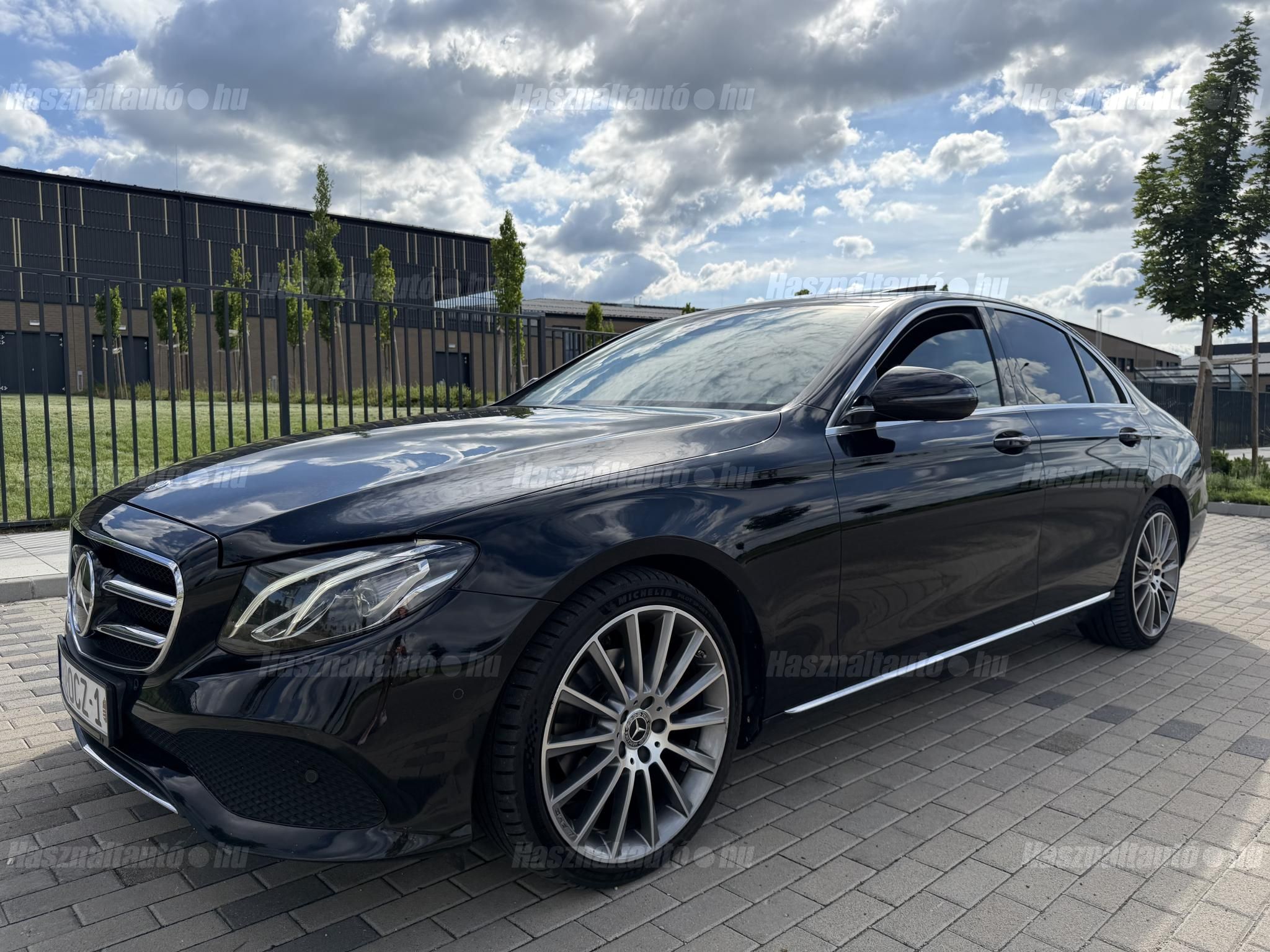 MERCEDES-BENZ E-OSZTÁLY 2019/7 - 1