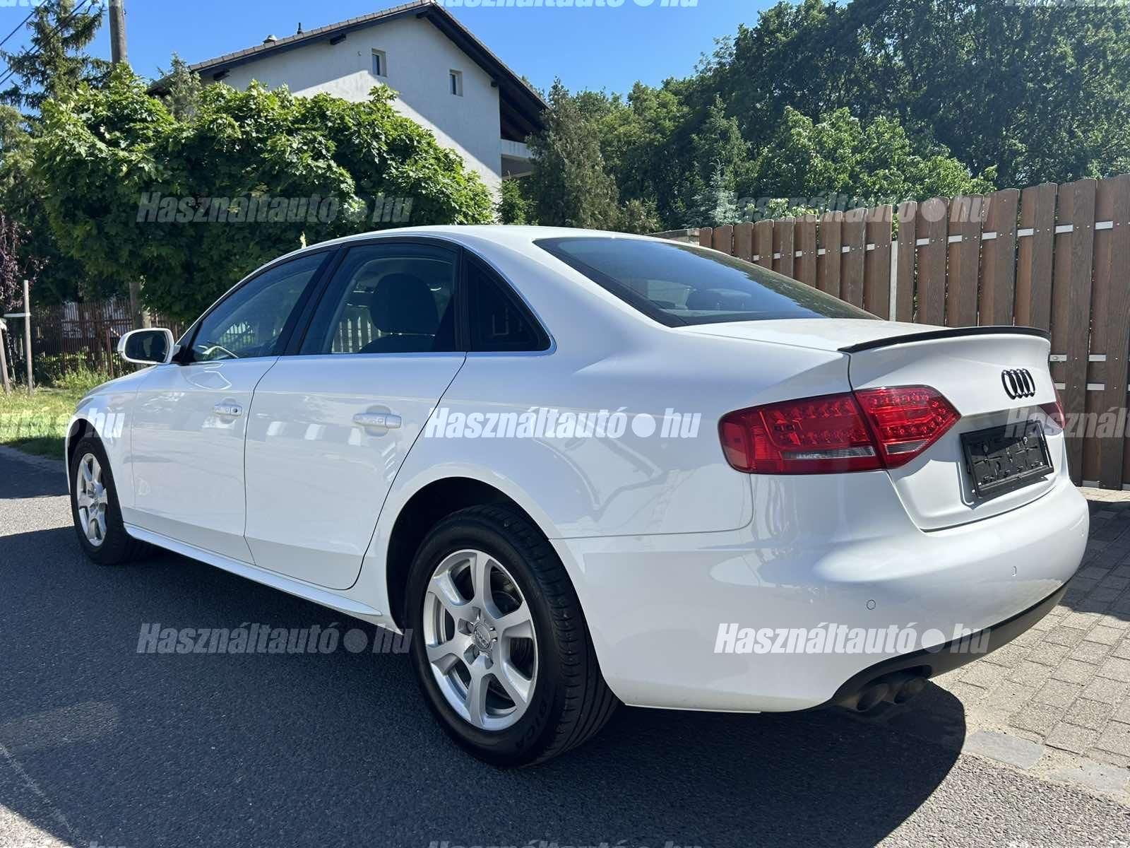 AUDI A4 2009/9 - 1