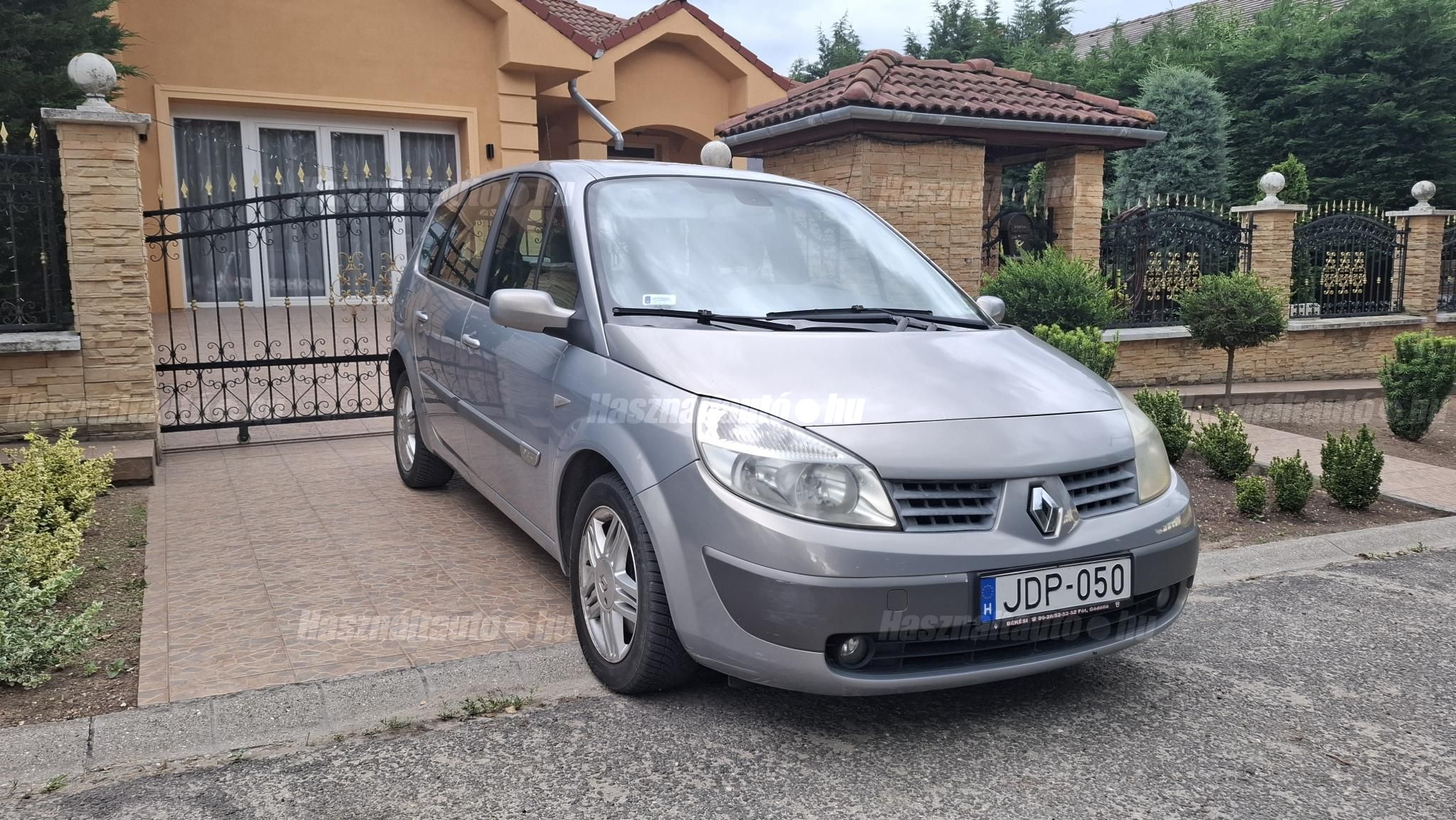 RENAULT GRAND SCENIC 2004/5 - 1