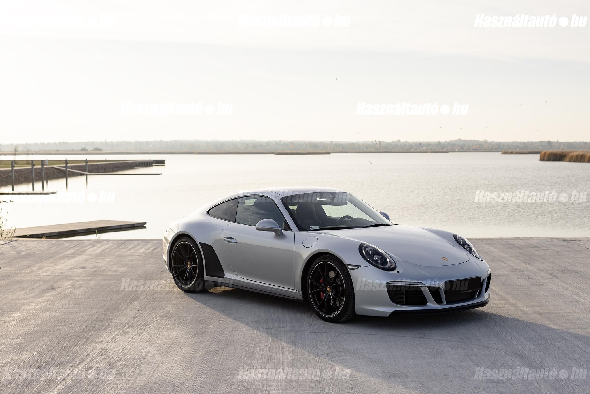PORSCHE 911 2018/2 - 1