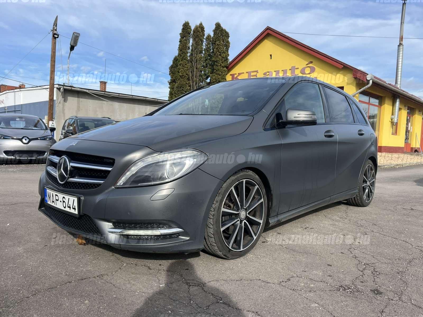 MERCEDES-BENZ B 200 2012/5 - 1