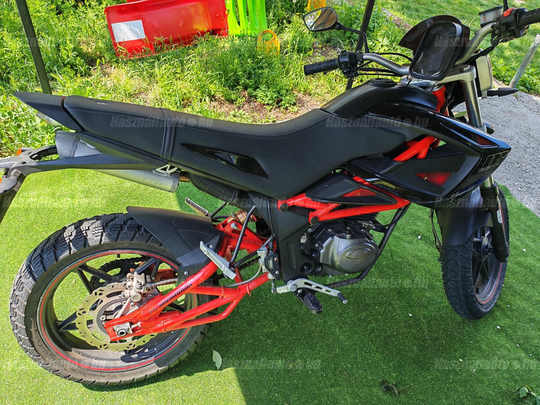 MEGELLI 125 M 2010/10 - 1