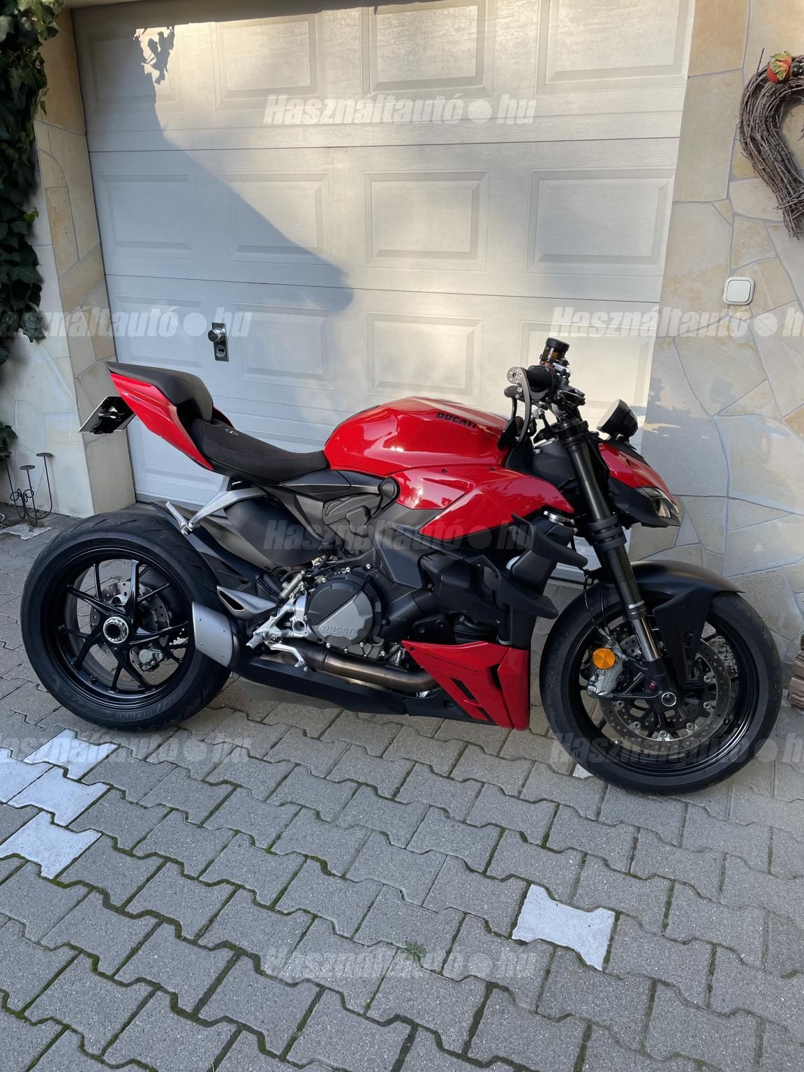 DUCATI STREETFIGHTER 2022/11 - 1