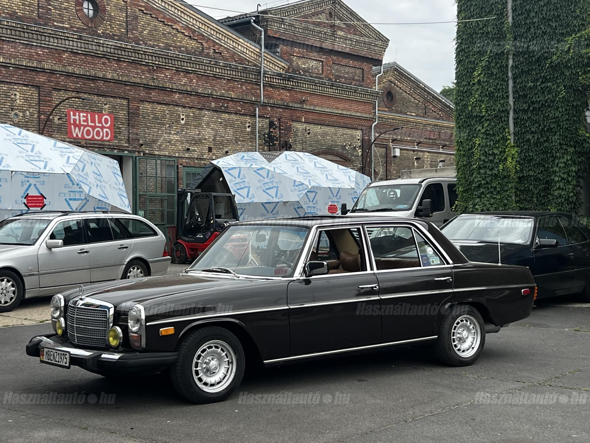 MERCEDES-BENZ W 114 1975 - 1
