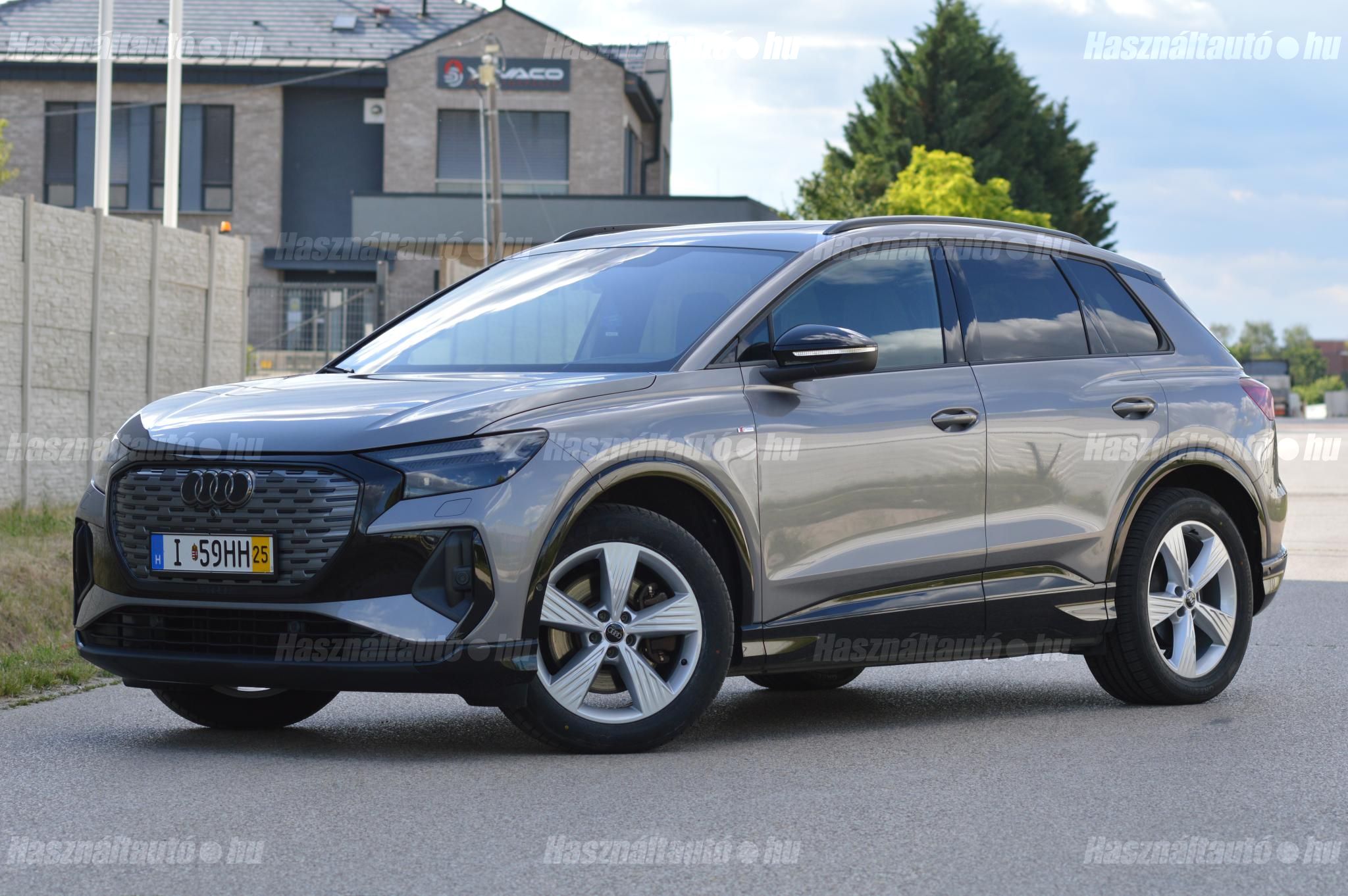 AUDI Q4 2023/2 - 1