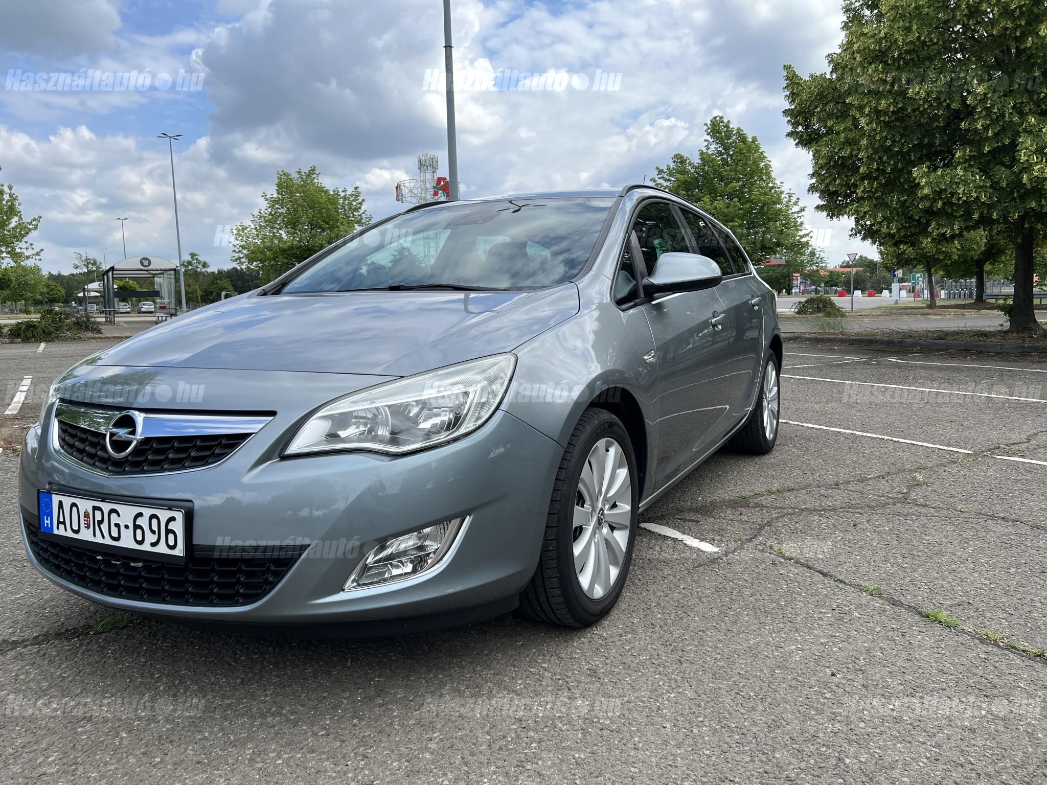 OPEL ASTRA J 2011/8 - 1