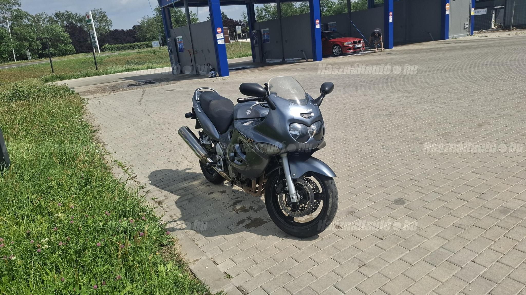 SUZUKI GSX 750 F 2004/8 - 1