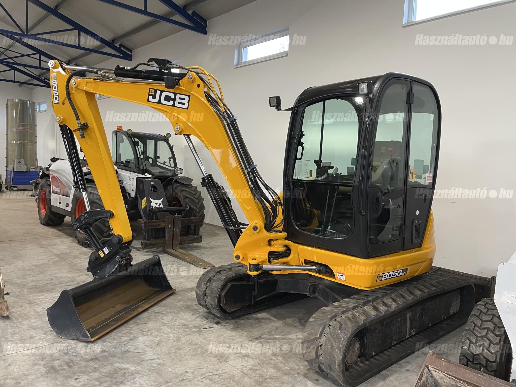 JCB 2013/4 - 1