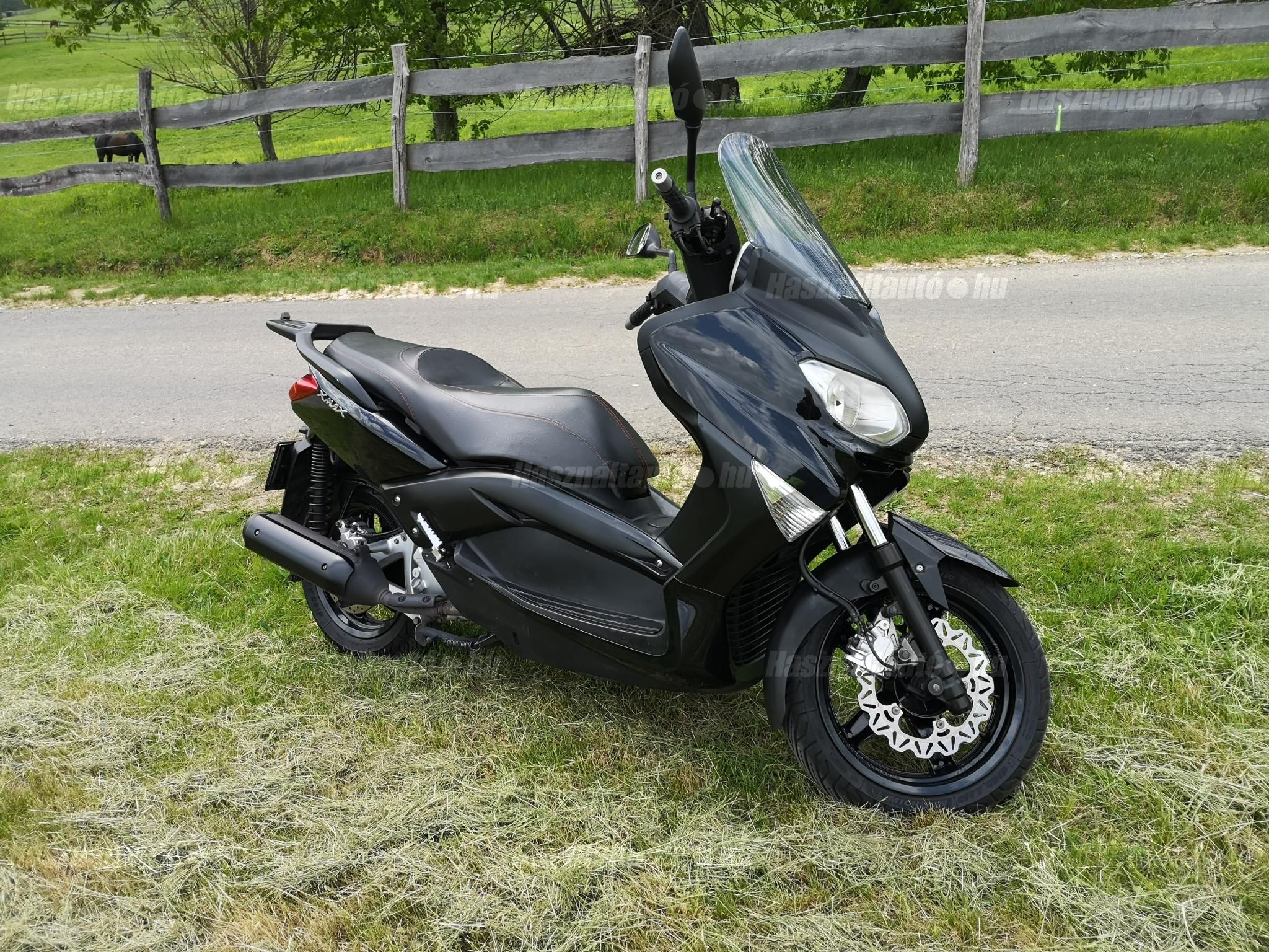 YAMAHA X-MAX 250 2011/6 - 1