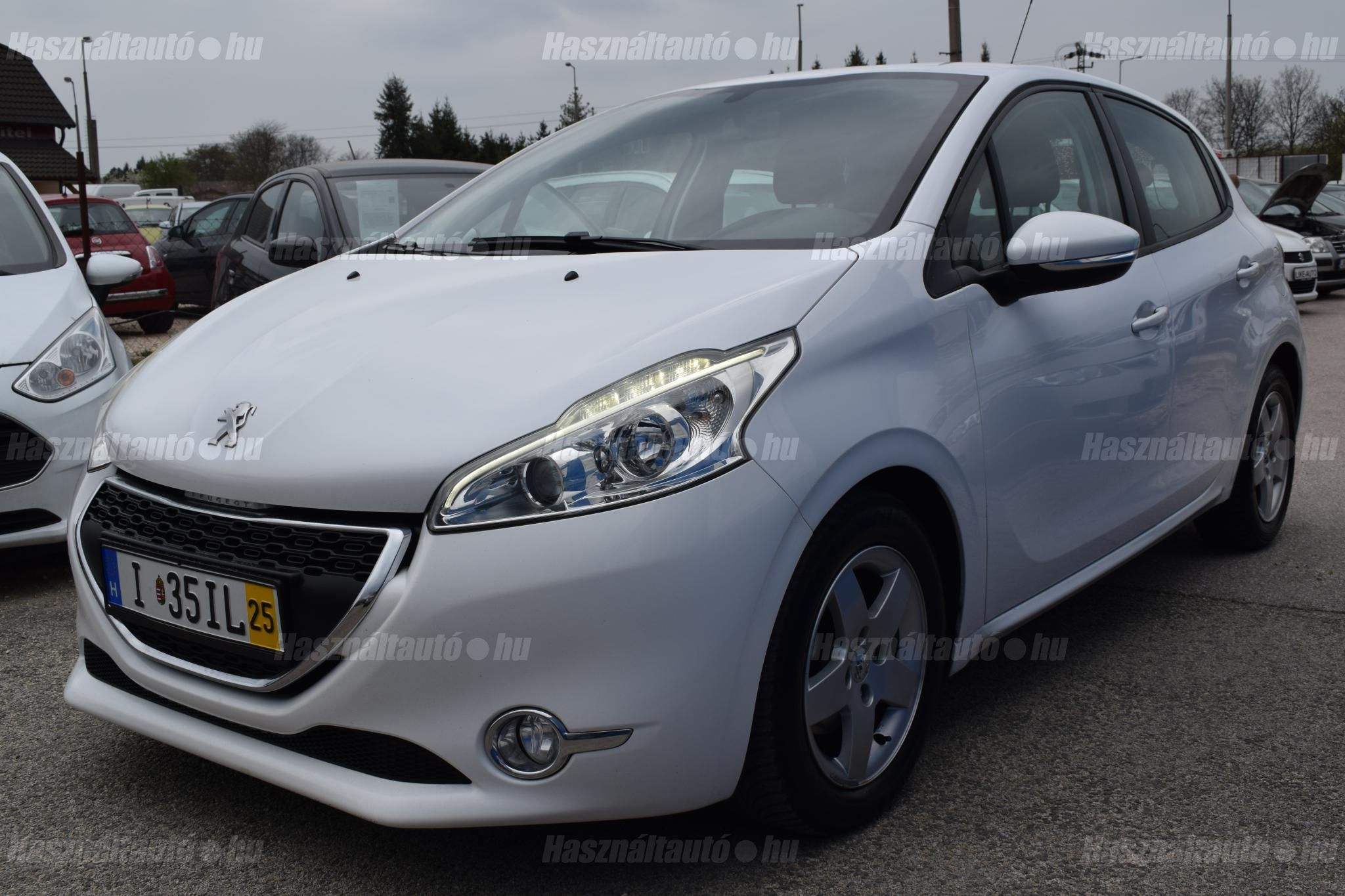 PEUGEOT 208 2012/6 - 1
