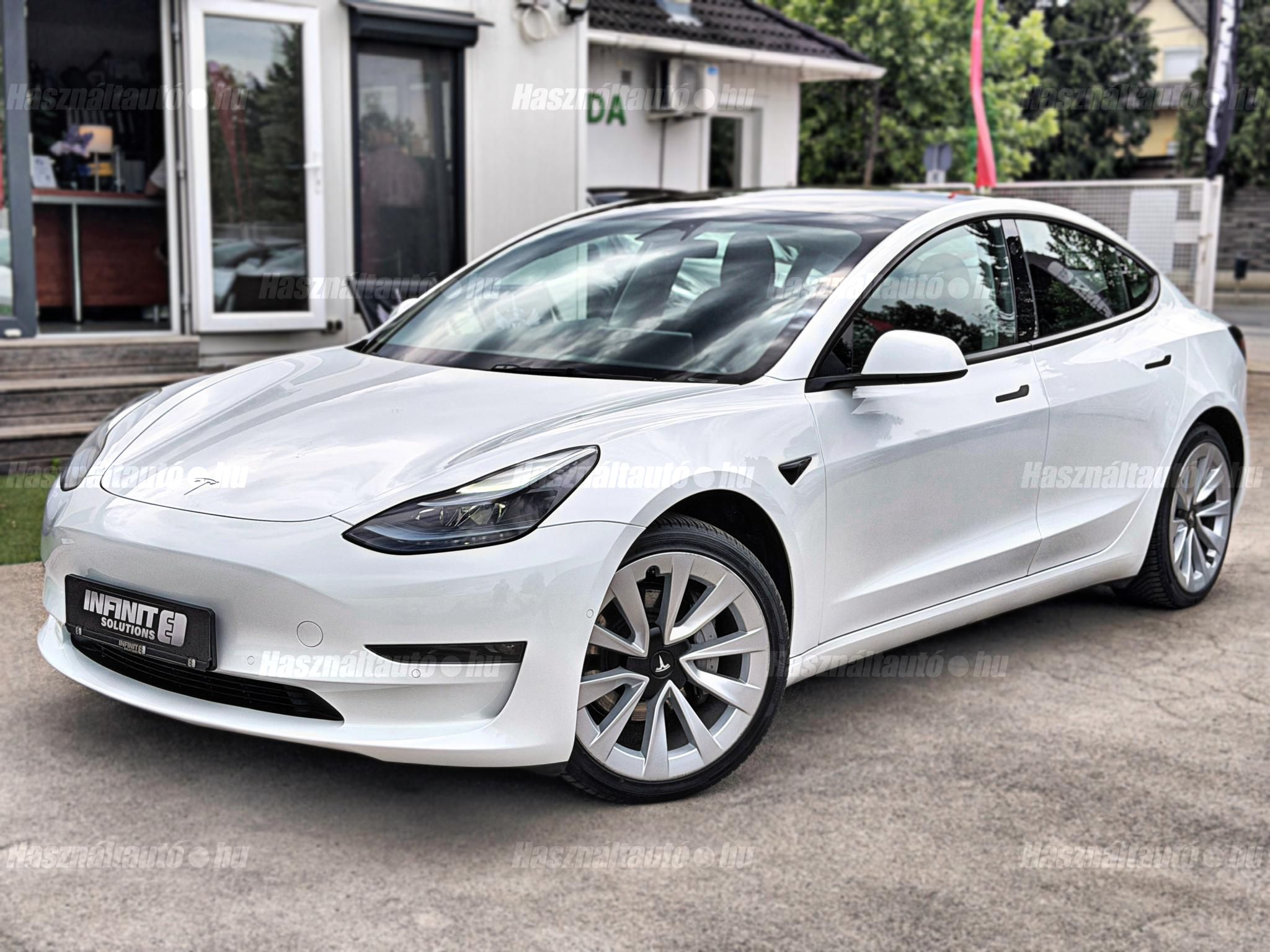 TESLA MODEL 3 2022/9 - 1