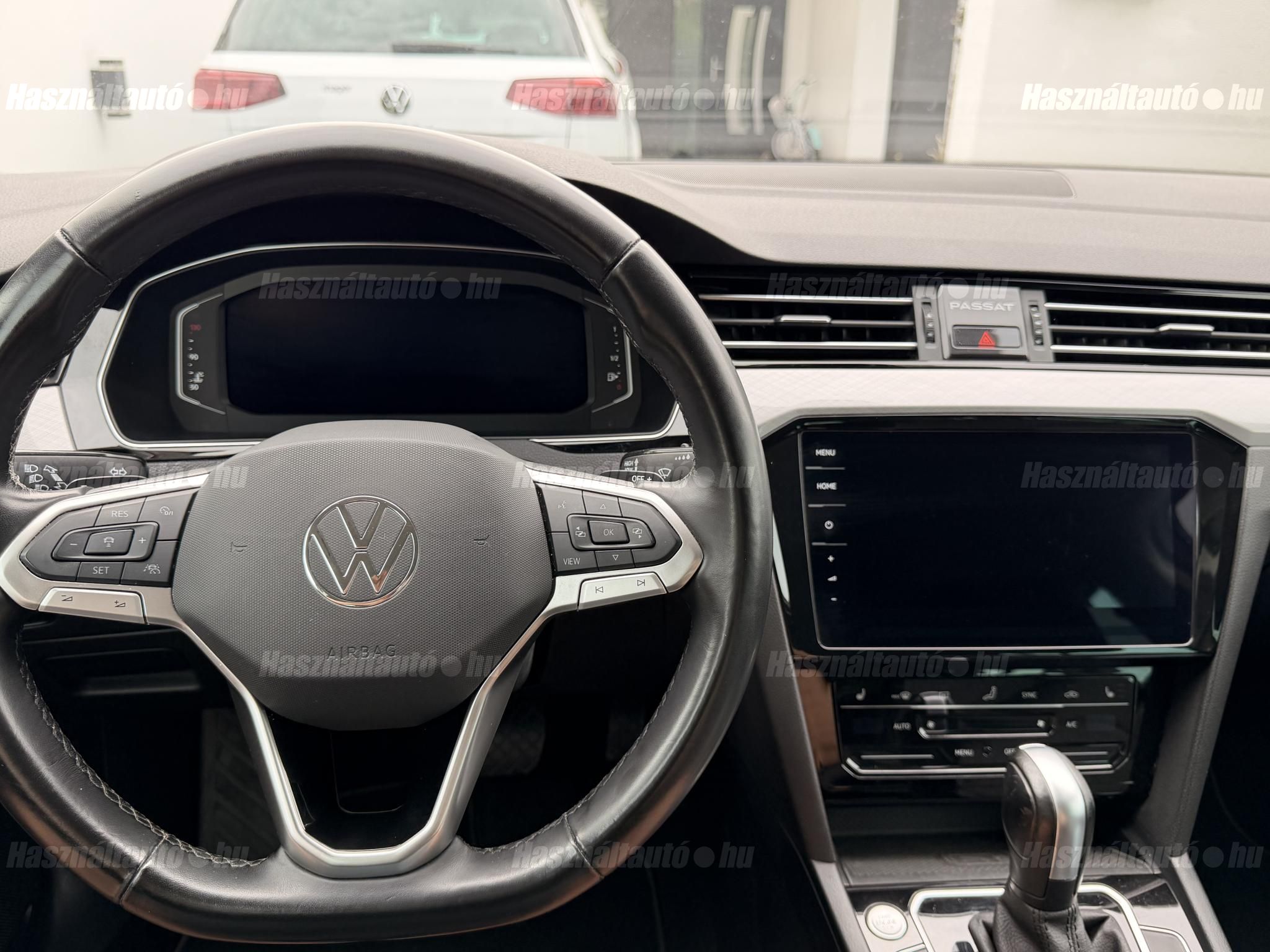 VOLKSWAGEN PASSAT 2022/9 - 1