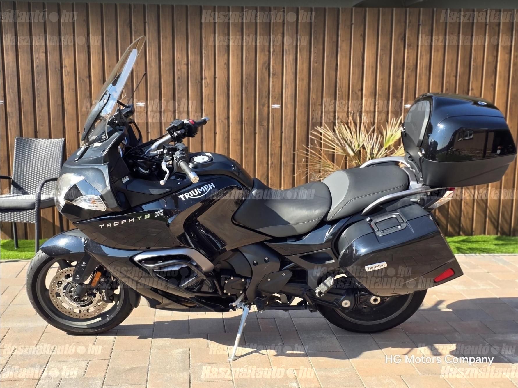 TRIUMPH TROPHY 1200 2016/7 - 1
