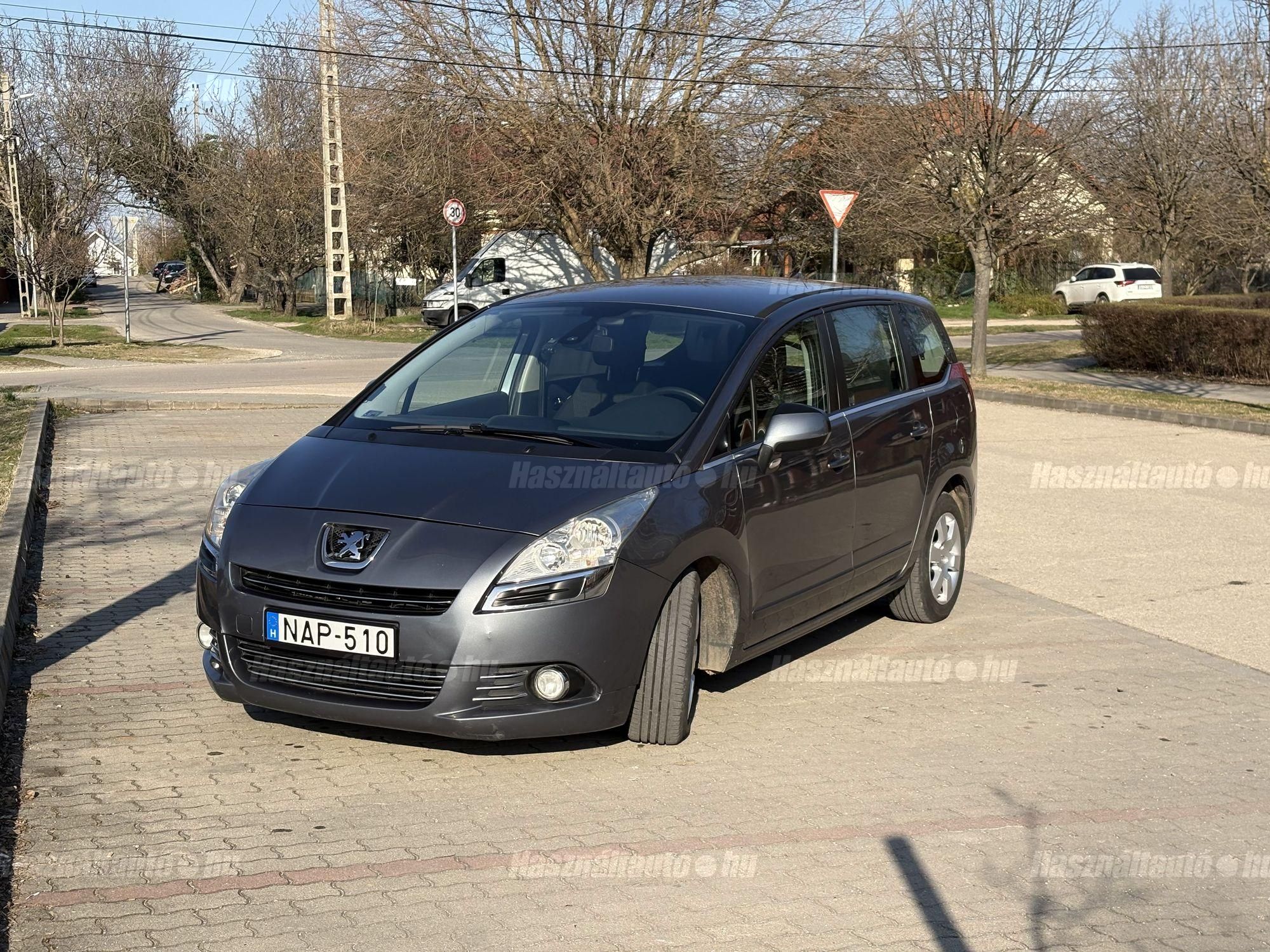 PEUGEOT 5008 2011/9 - 1