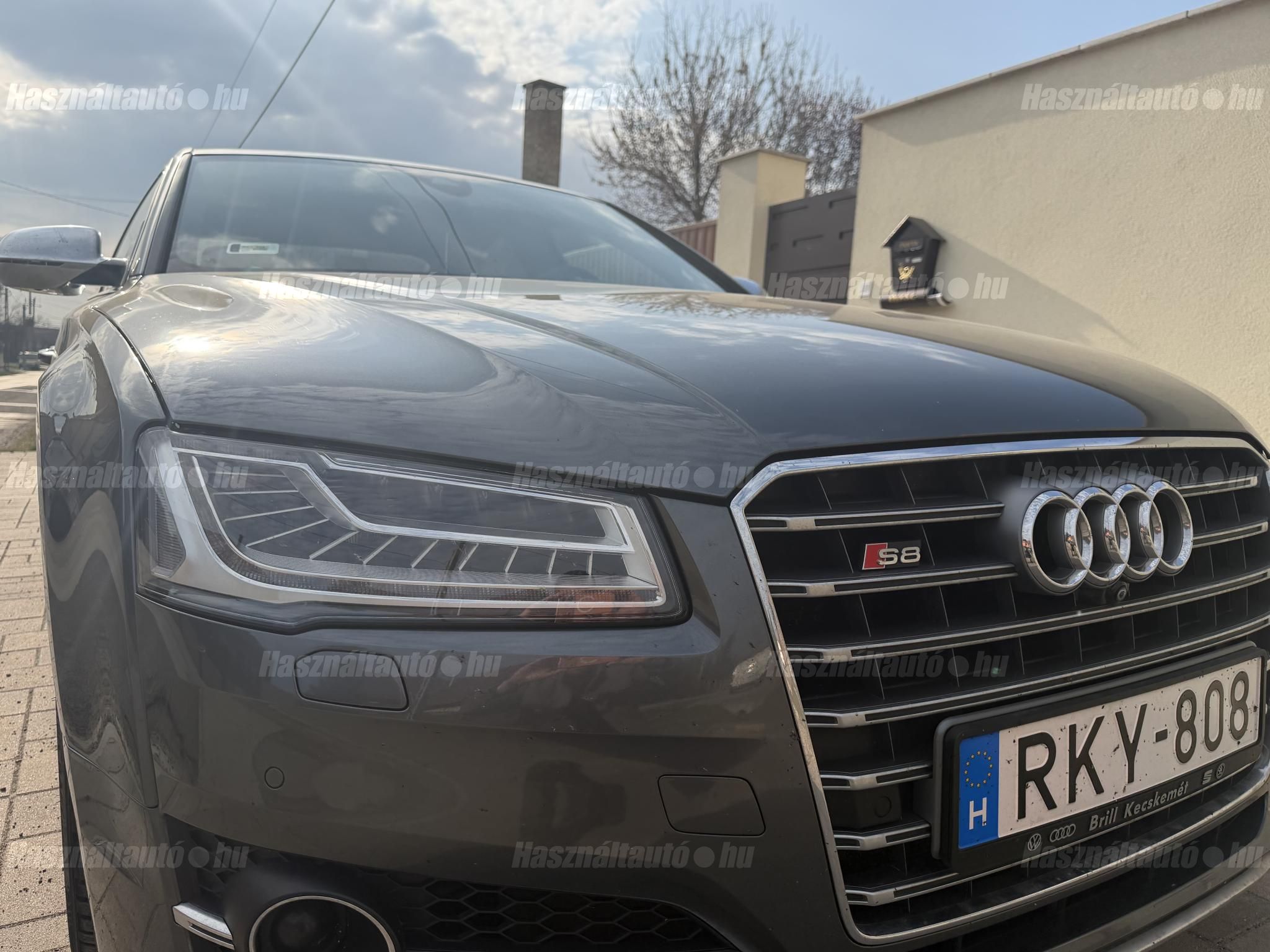 AUDI S8 2017/8 - 1