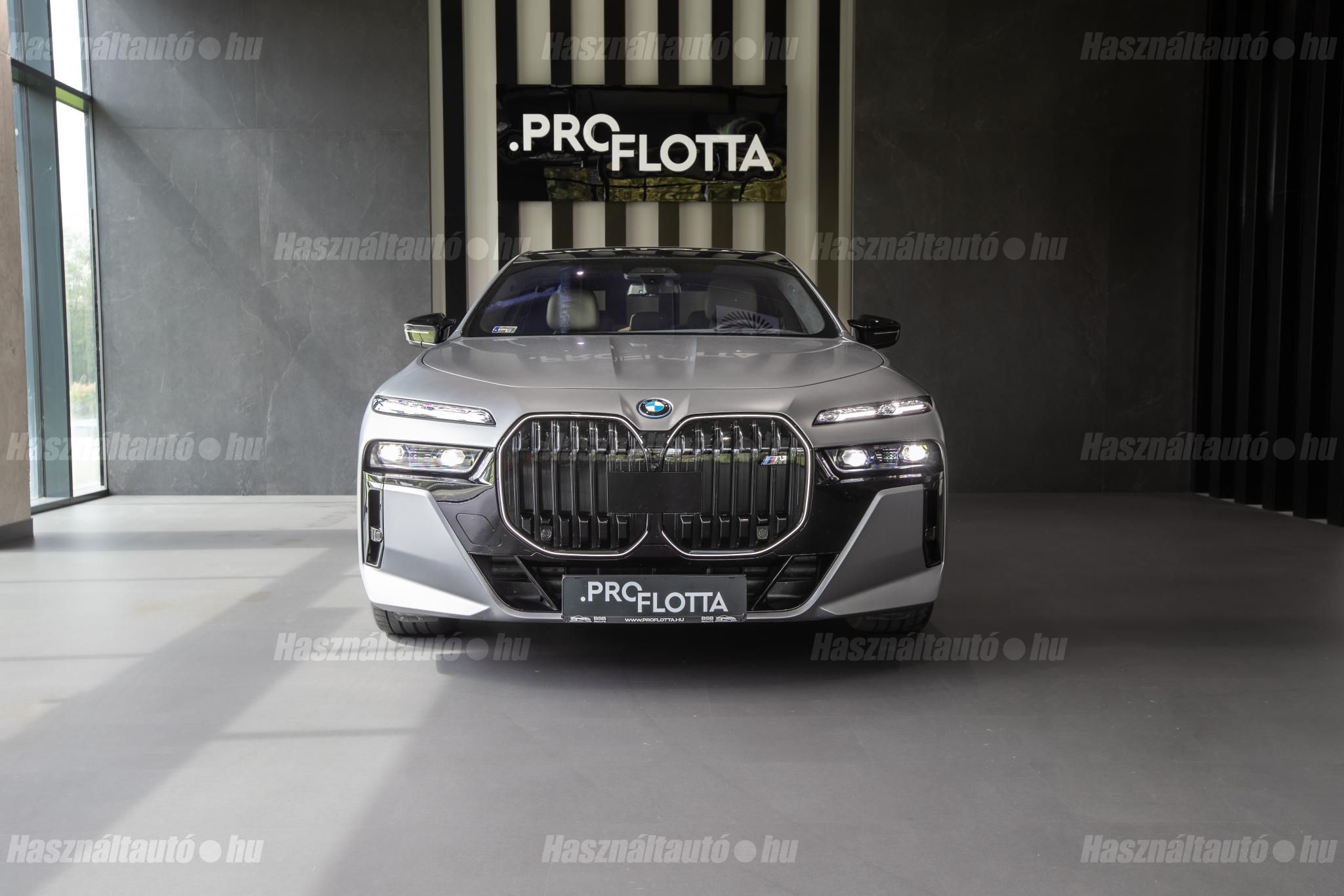 BMW 760 2024/6 - 1