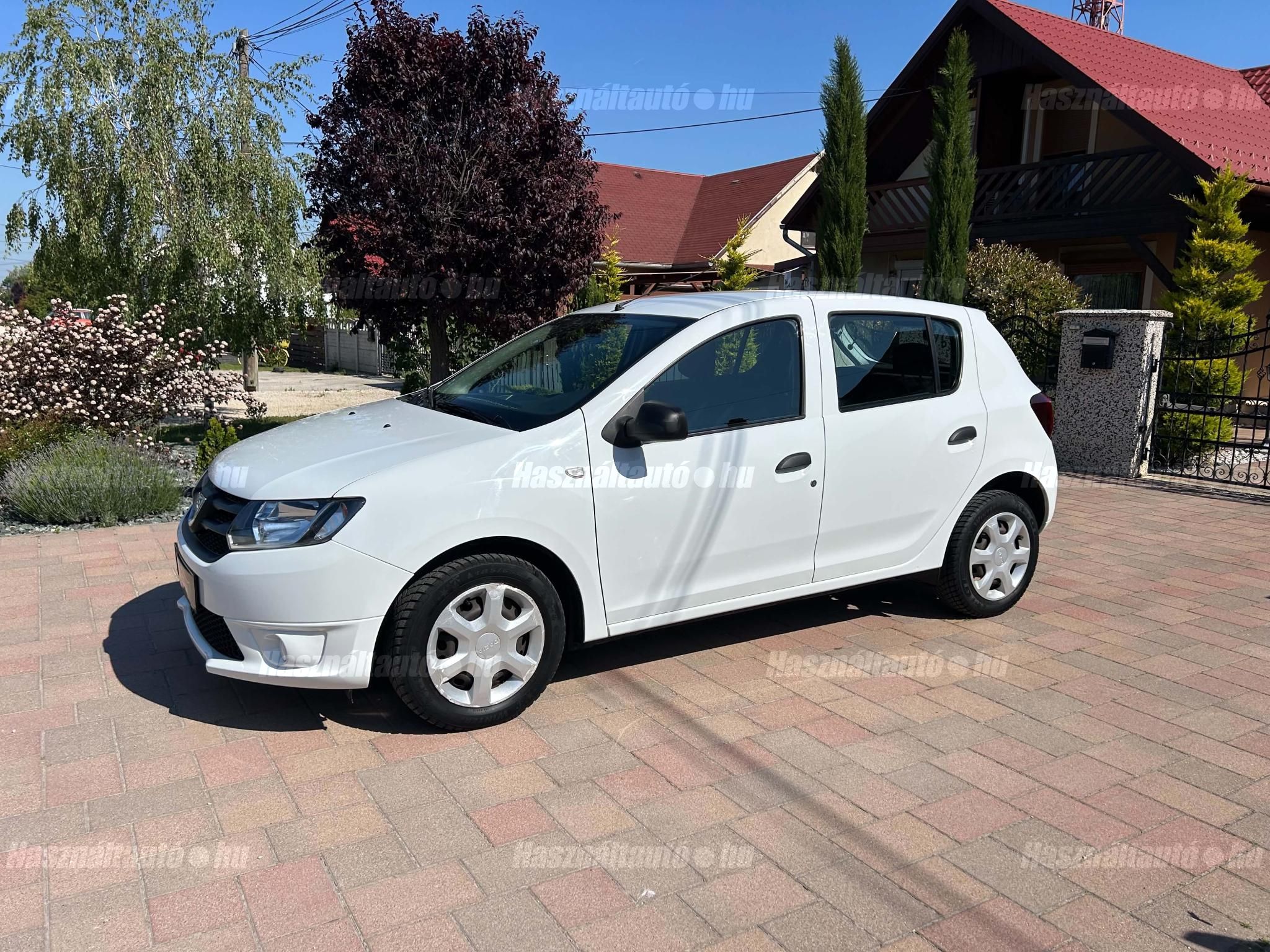 DACIA SANDERO 2014/10 - 1