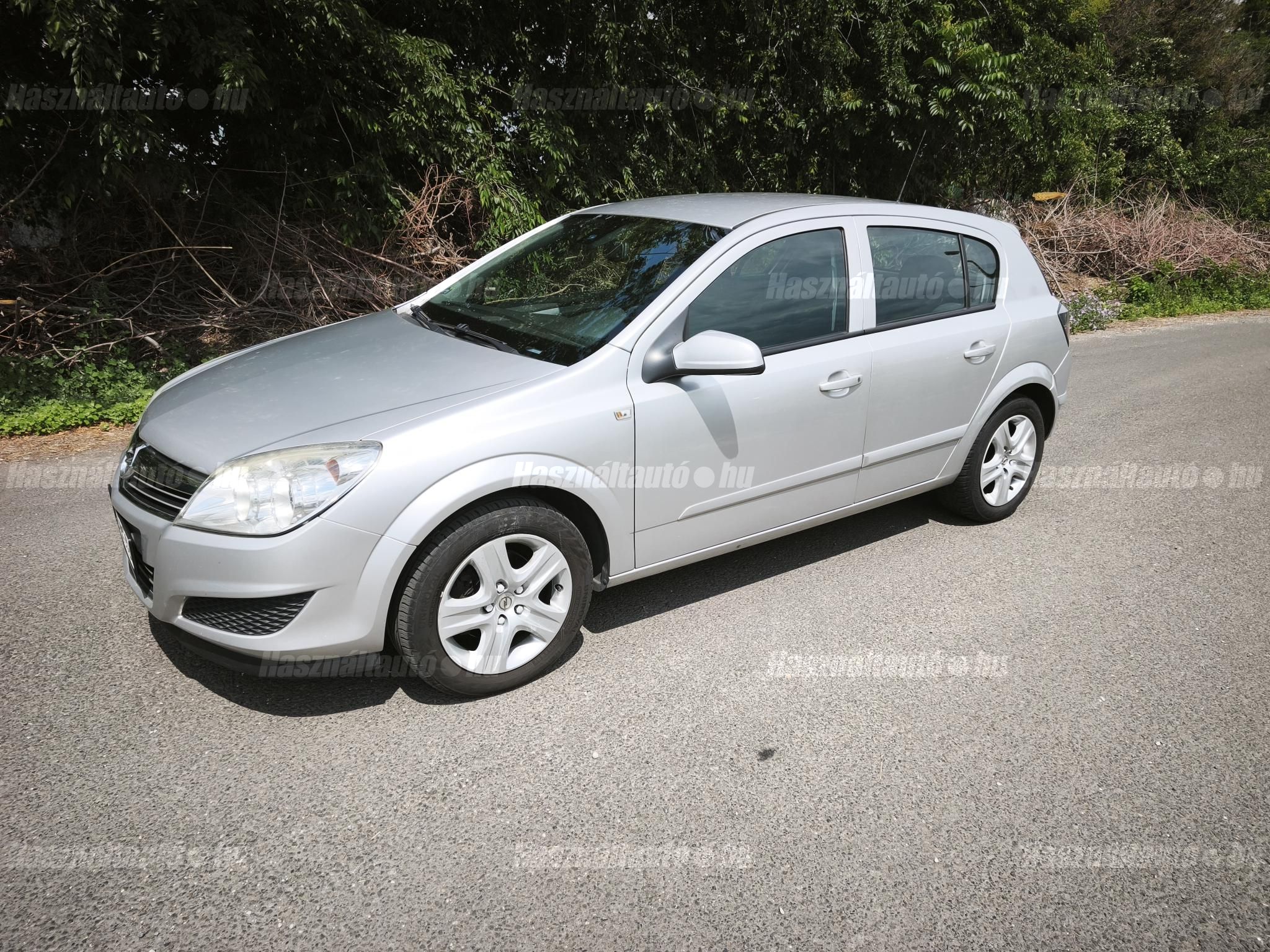 OPEL ASTRA 2009 - 1