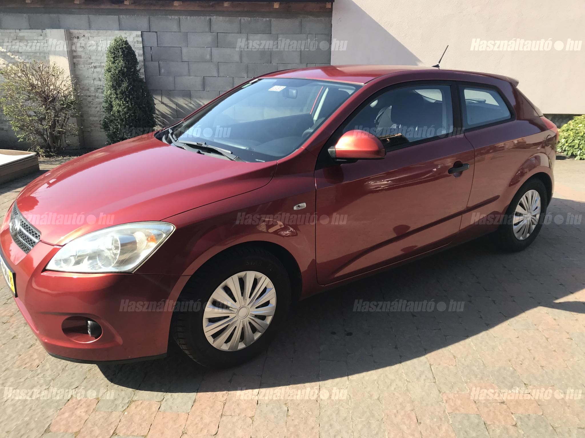 KIA PRO CEE'D 2009/9 - 1