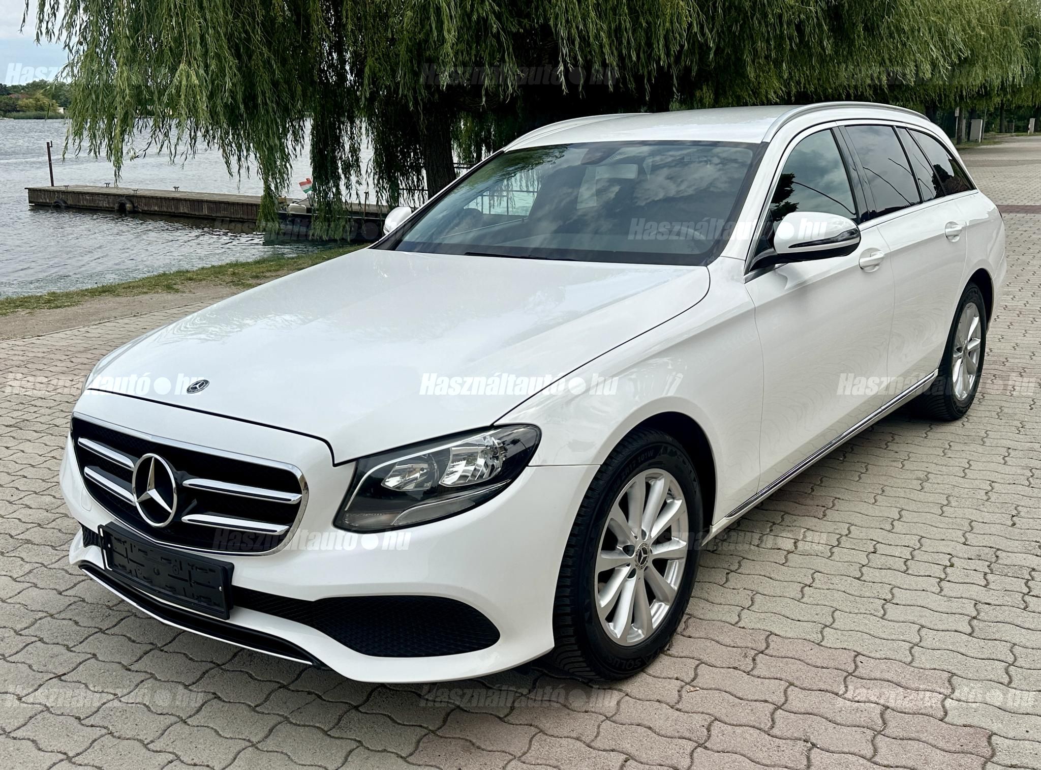 MERCEDES-BENZ E 200 2019/4 - 1