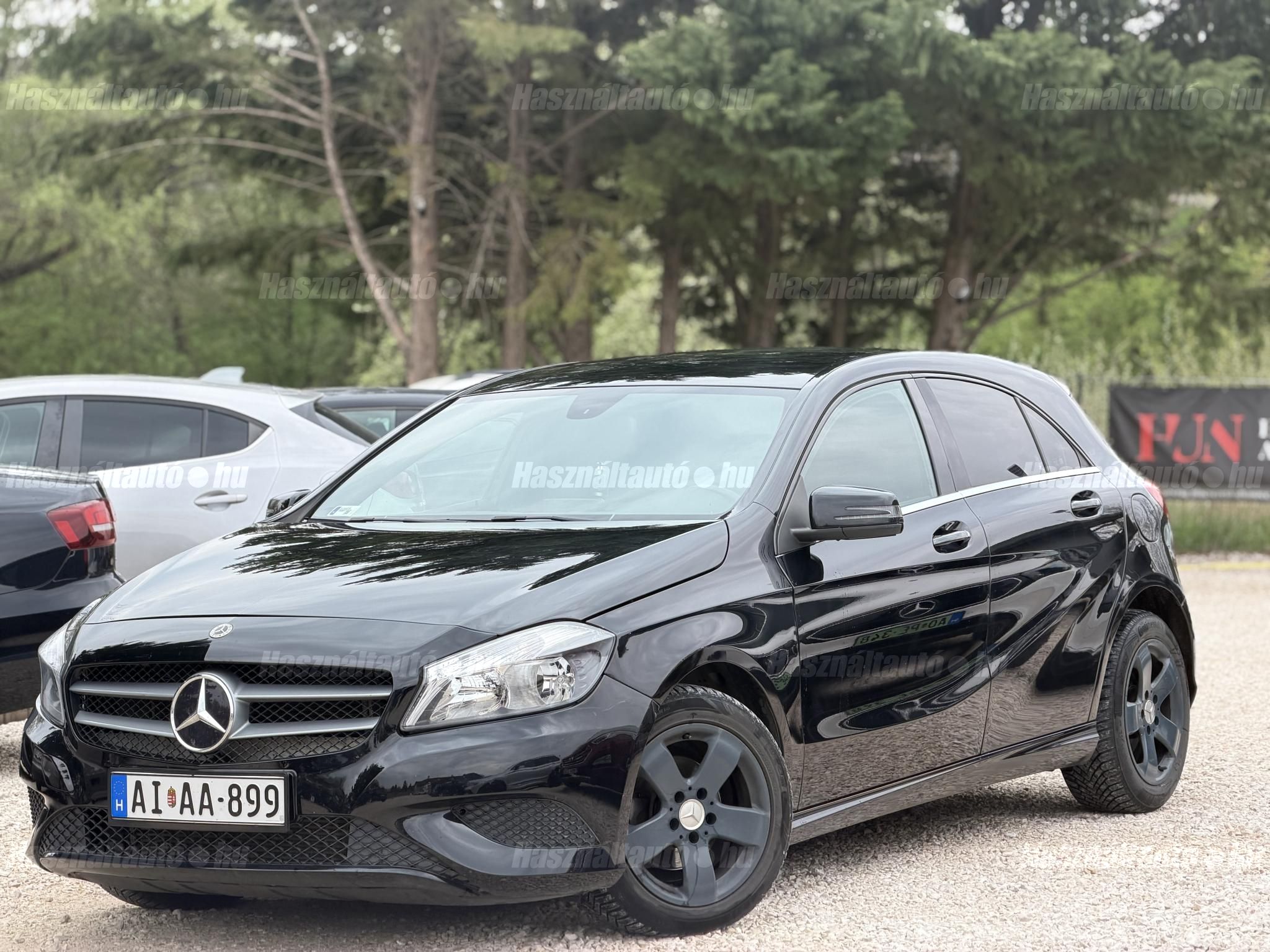MERCEDES-BENZ A 180 2013/2 - 1